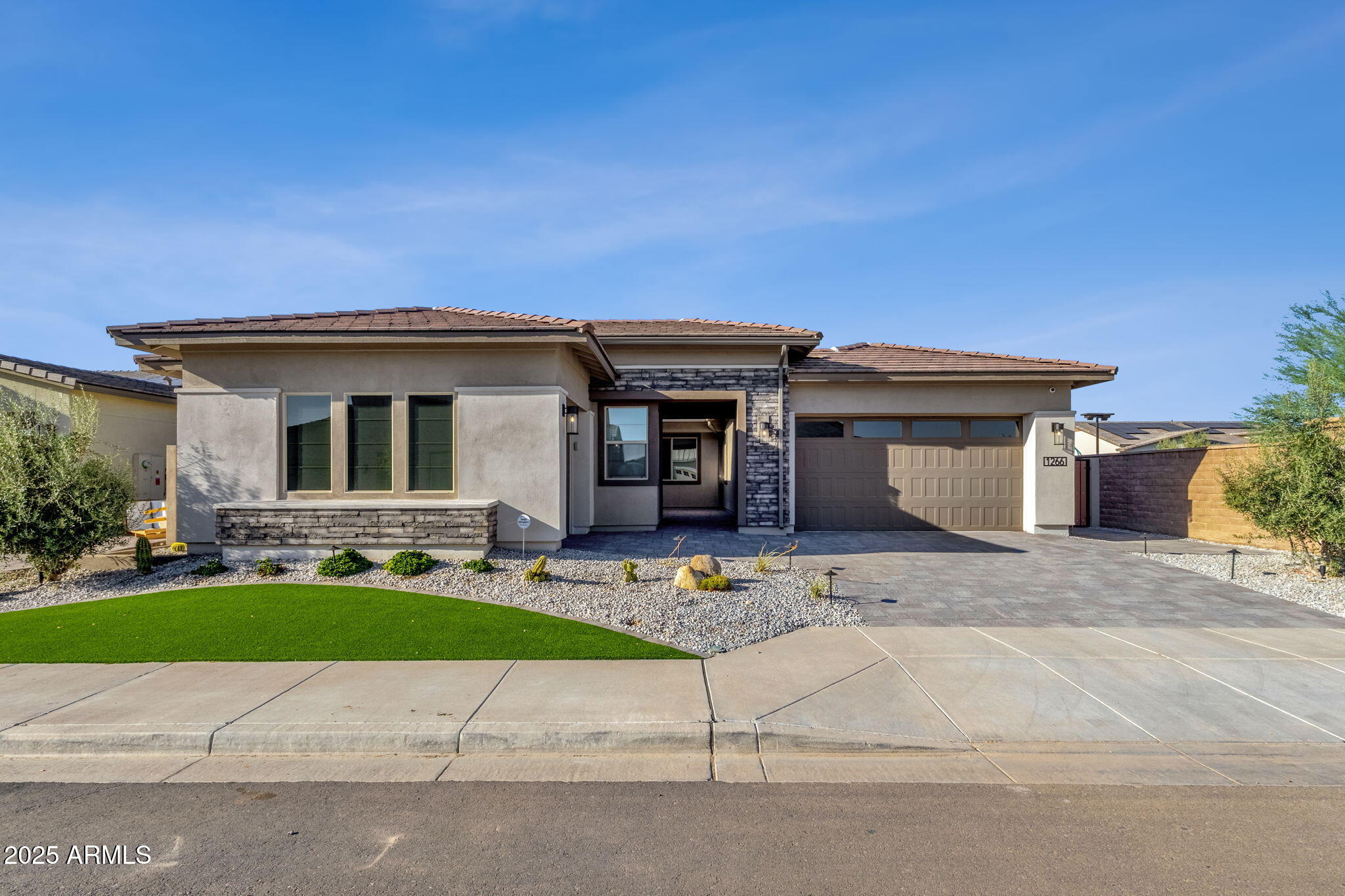 Gilbert, Arizona, 85298, United States, 5 Bedrooms Bedrooms, ,4 BathroomsBathrooms,Residential,Pending,1998605