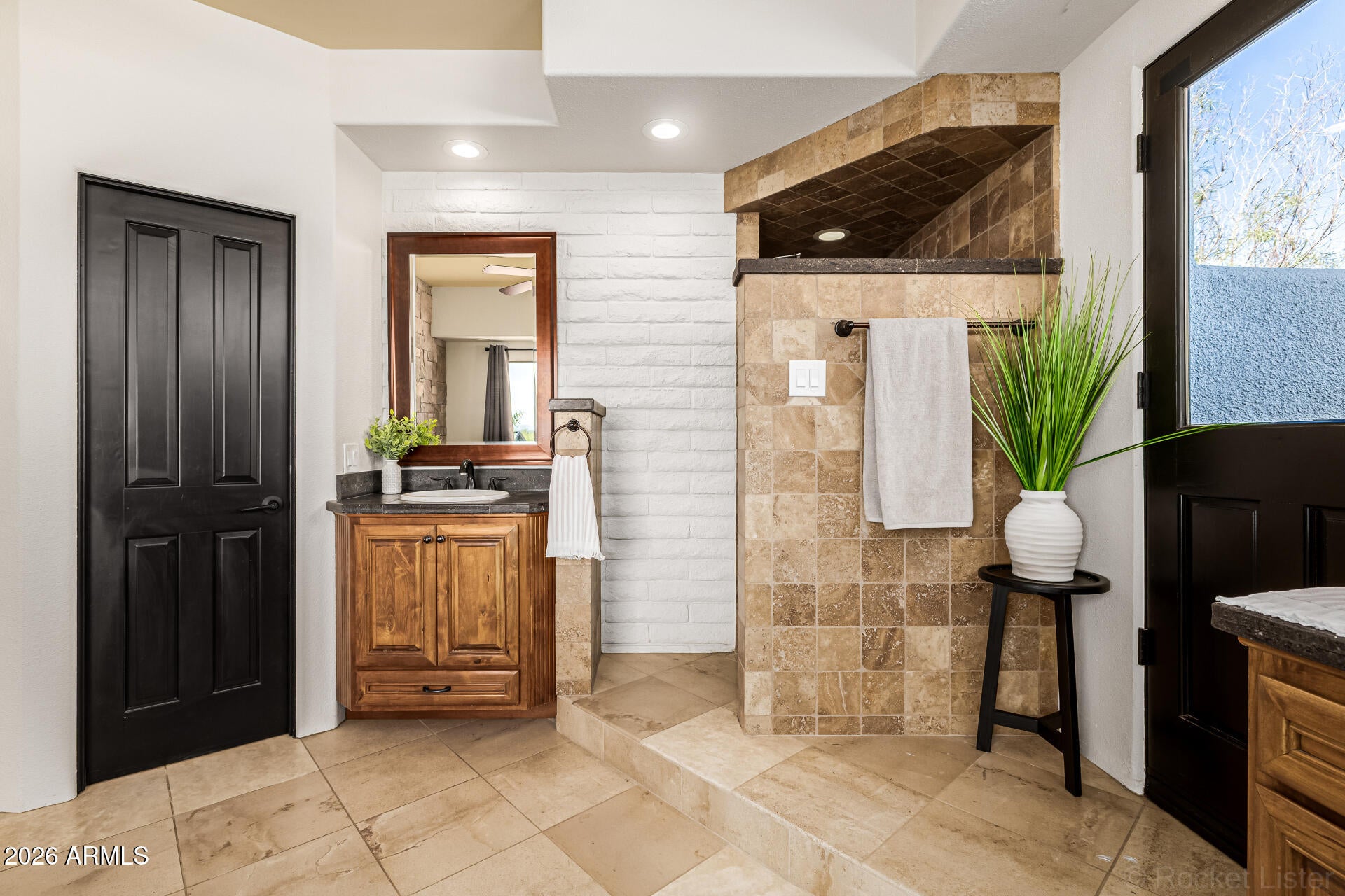 Apache Junction, Arizona, 85119, United States, 4 Bedrooms Bedrooms, ,4 BathroomsBathrooms,Residential,Active,2030090