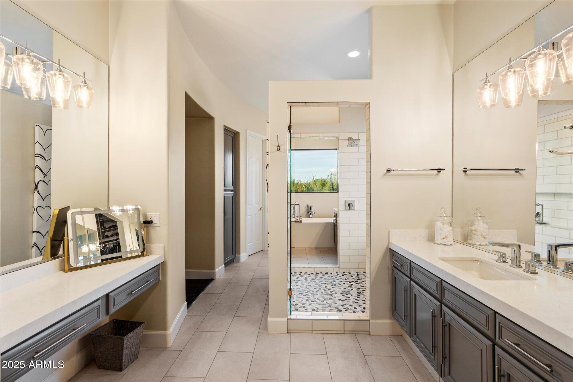 Phoenix, Arizona, 85054, United States, 4 Bedrooms Bedrooms, ,3 BathroomsBathrooms,Residential,Active,2008269