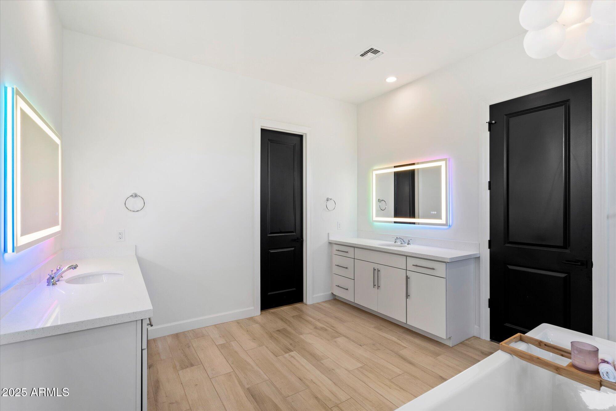 Queen Creek, Arizona, 85142, United States, 3 Bedrooms Bedrooms, ,4 BathroomsBathrooms,Residential,Active,1909837