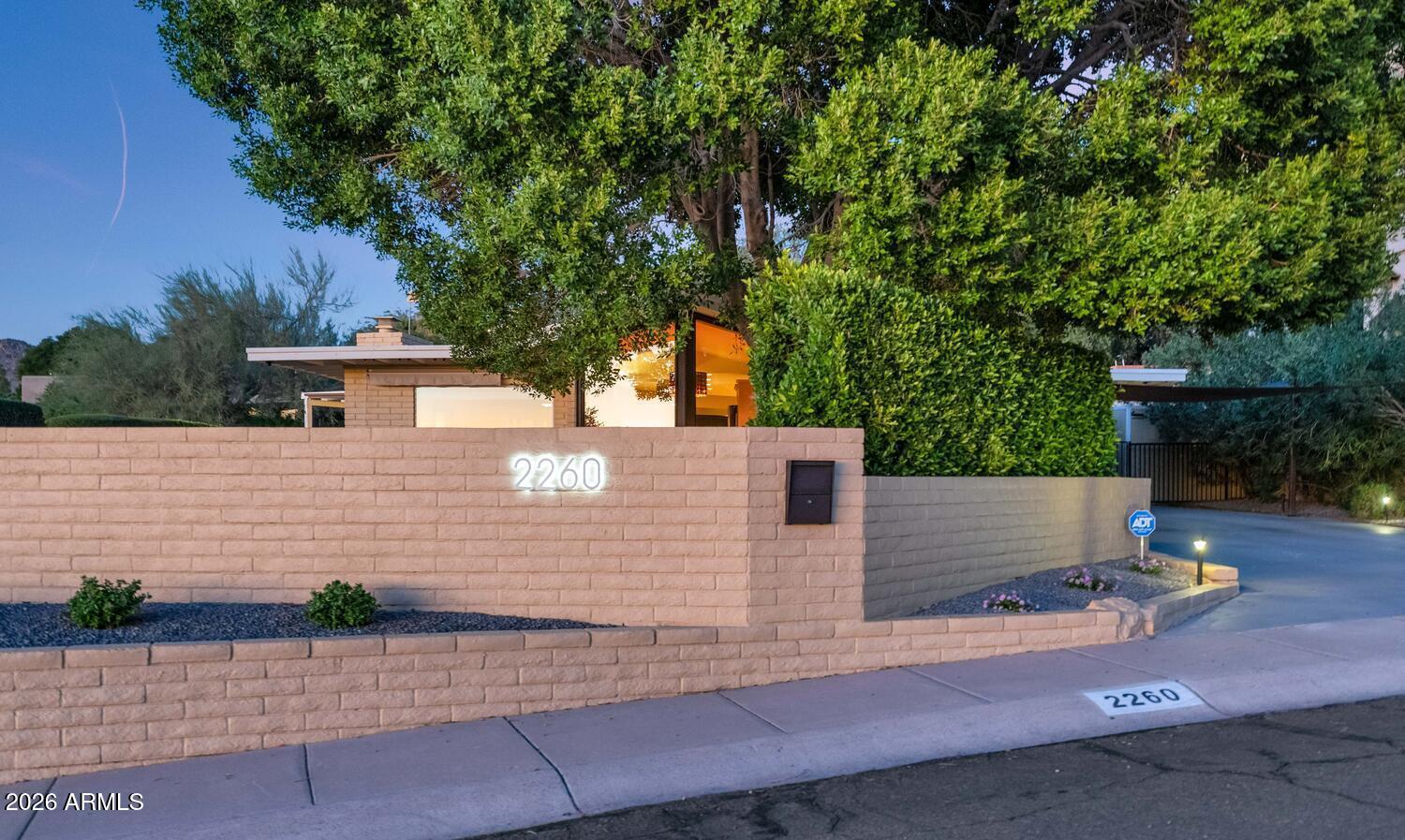 Phoenix, Arizona, 85020, United States, 2 Bedrooms Bedrooms, ,2 BathroomsBathrooms,Residential,Active,2012213