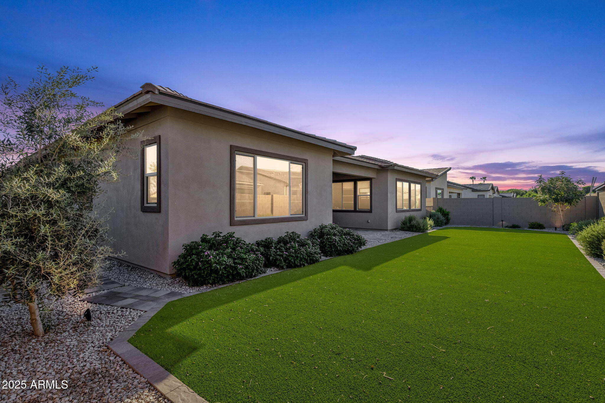 Gilbert, Arizona, 85298, United States, 5 Bedrooms Bedrooms, ,4 BathroomsBathrooms,Residential,Pending,1998605