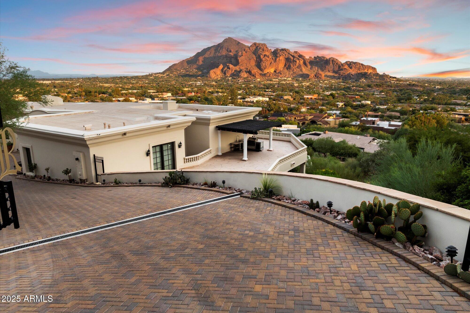 Paradise Valley, Arizona, 85253, United States, 6 Bedrooms Bedrooms, ,7 BathroomsBathrooms,Residential,Active,1946519