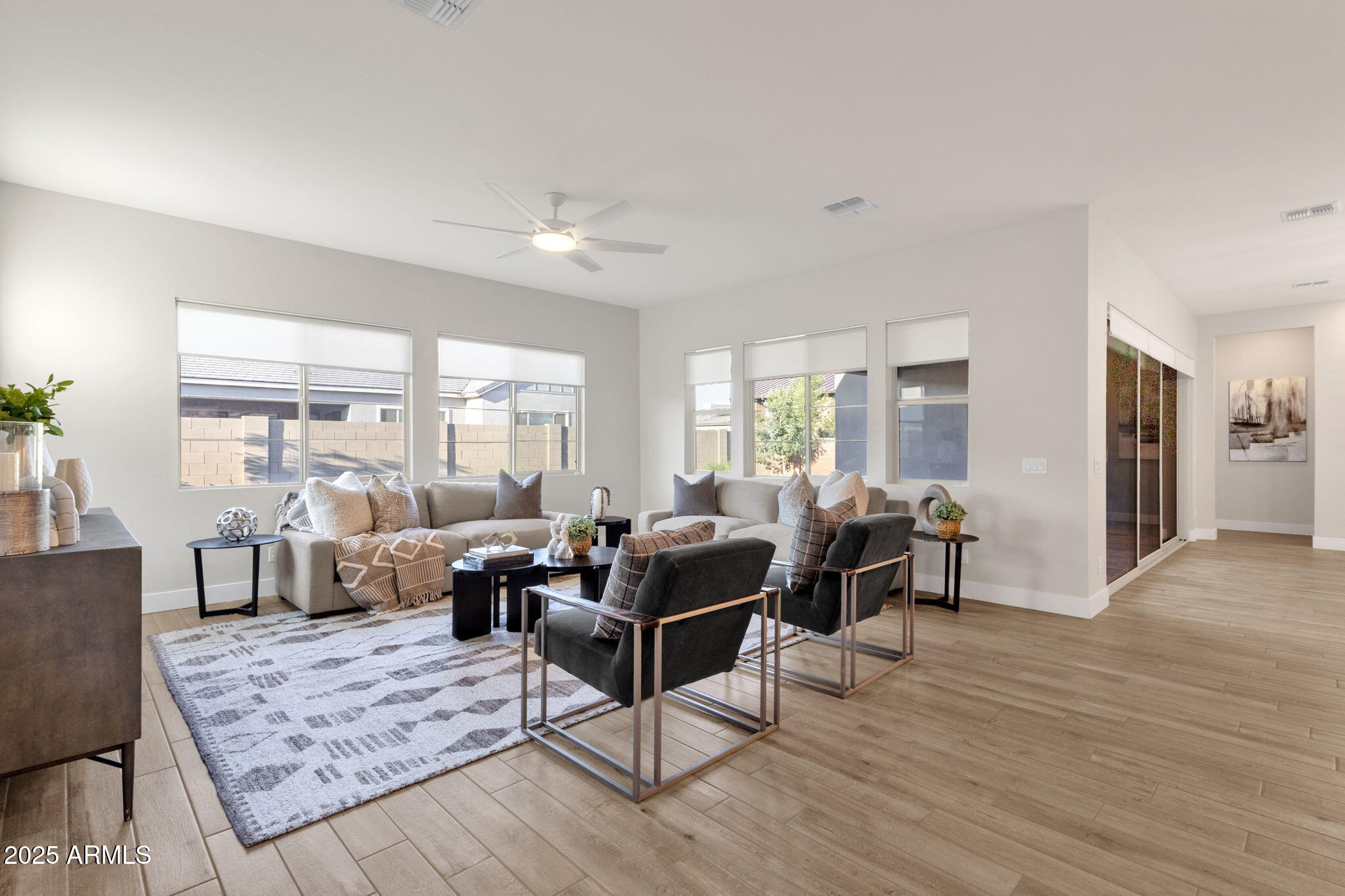 Gilbert, Arizona, 85298, United States, 5 Bedrooms Bedrooms, ,4 BathroomsBathrooms,Residential,Pending,1998605