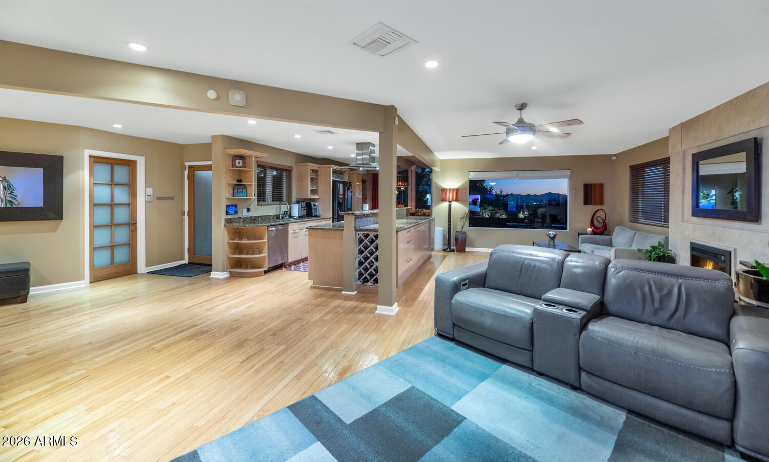 Phoenix, Arizona, 85020, United States, 2 Bedrooms Bedrooms, ,2 BathroomsBathrooms,Residential,Active,2012213