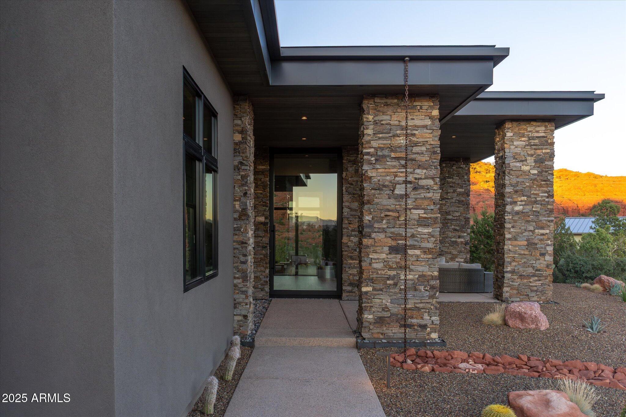 Sedona, Arizona, 86336, United States, 4 Bedrooms Bedrooms, ,4 BathroomsBathrooms,Residential,Active,1946435