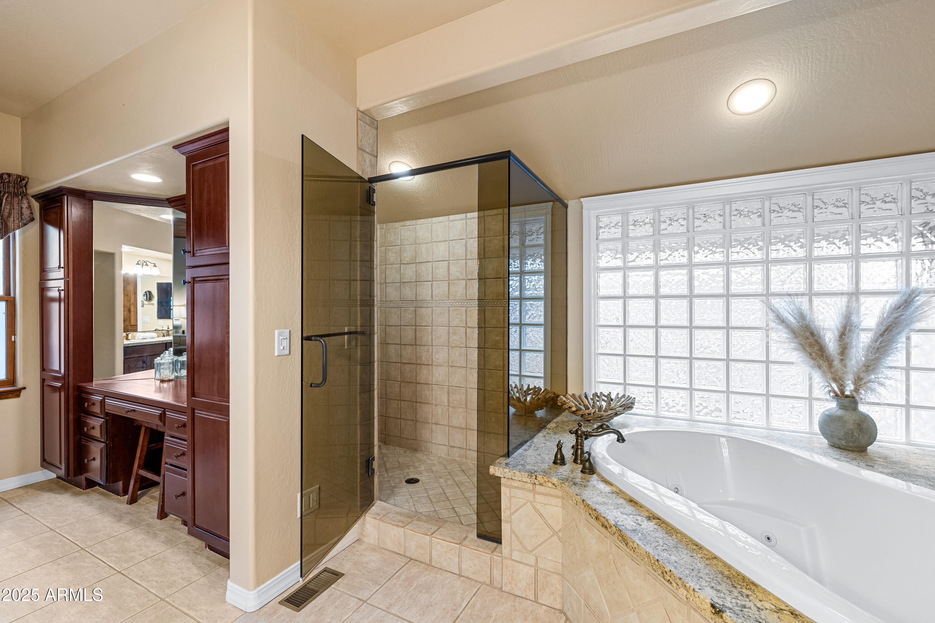Flagstaff, Arizona, 86004, United States, 5 Bedrooms Bedrooms, ,5 BathroomsBathrooms,Residential,Active,1834471