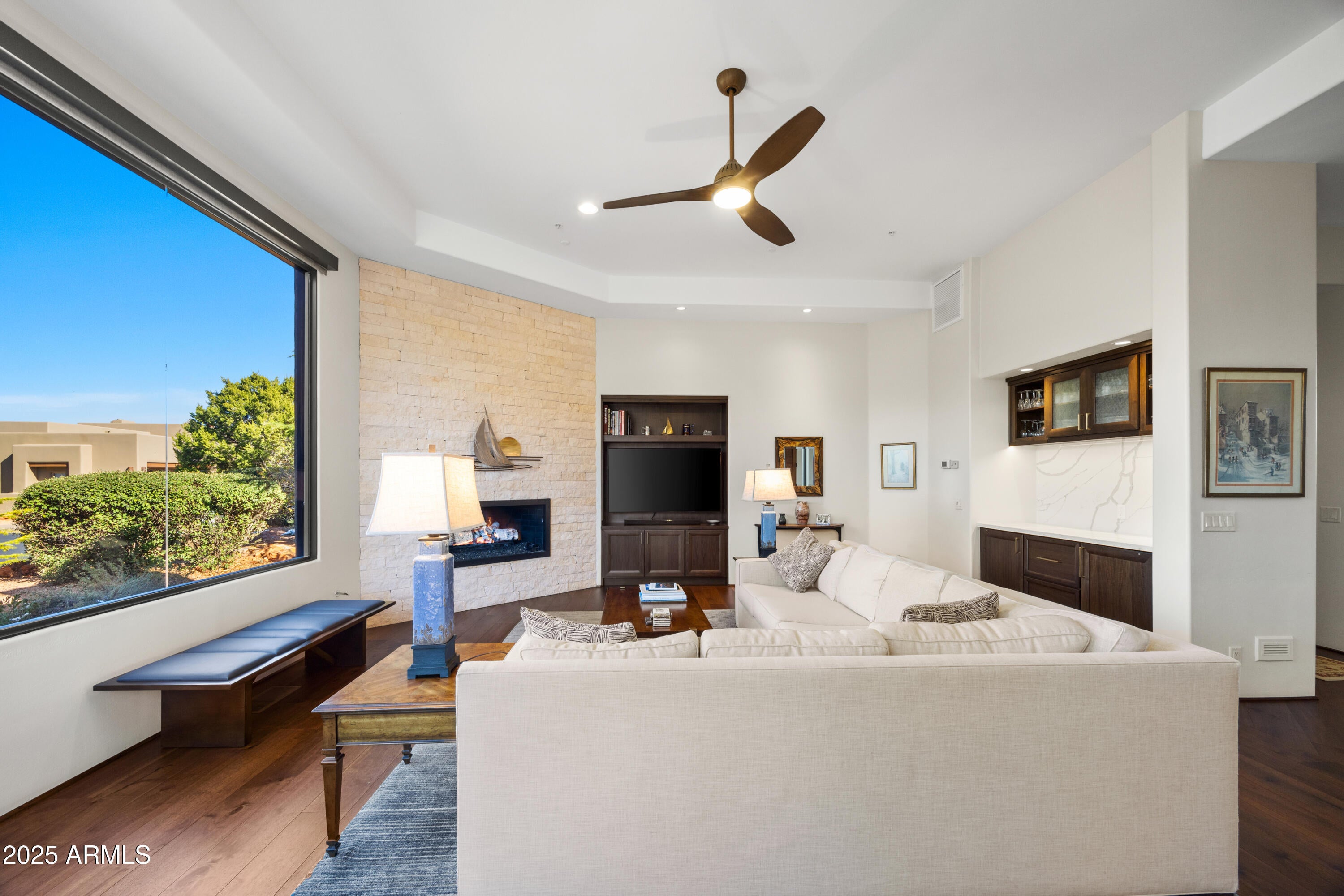 Sedona, Arizona, 86336, United States, 3 Bedrooms Bedrooms, ,4 BathroomsBathrooms,Residential,Active,1971787