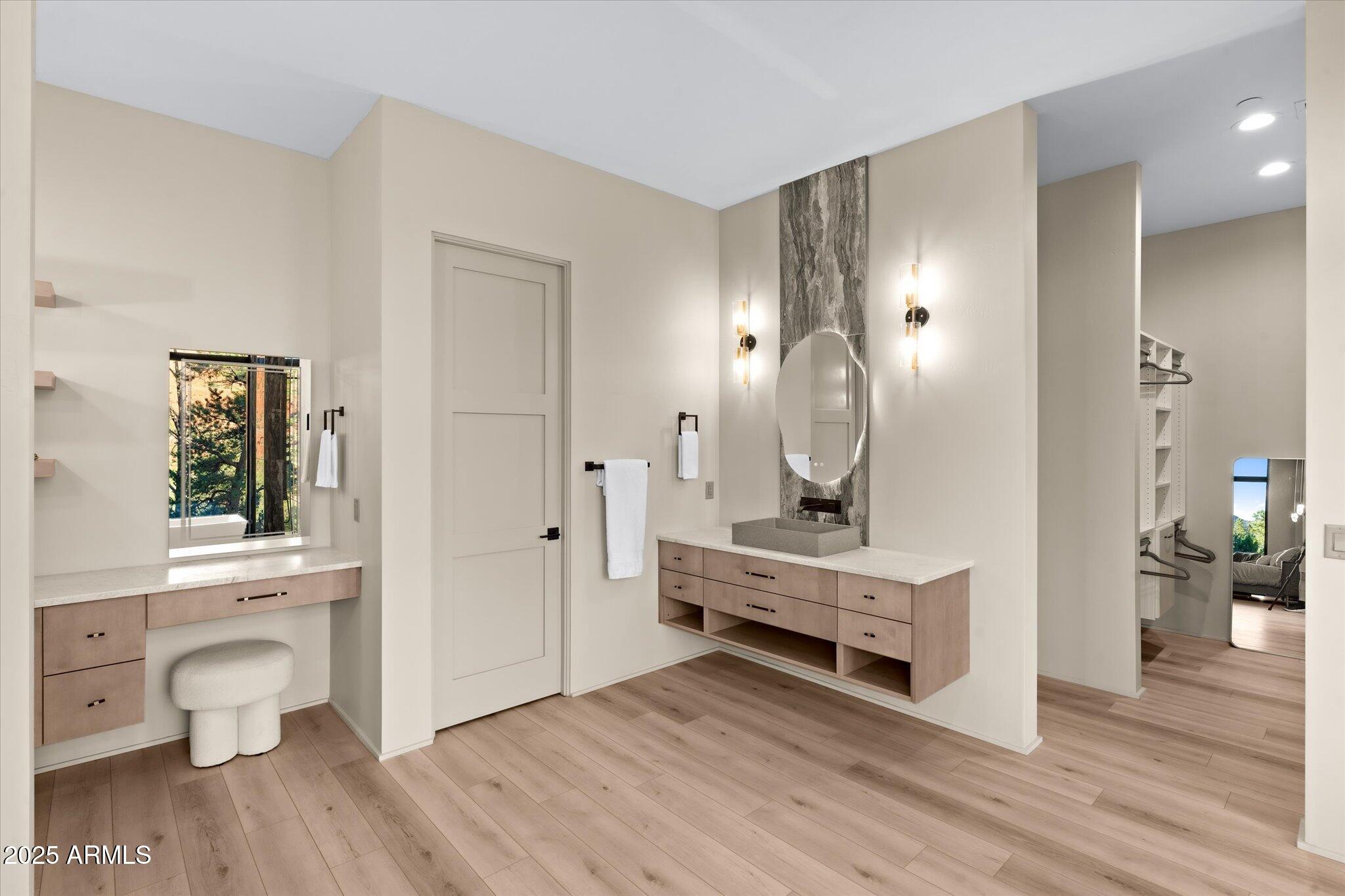 Sedona, Arizona, 86336, United States, 4 Bedrooms Bedrooms, ,4 BathroomsBathrooms,Residential,Active,1946435