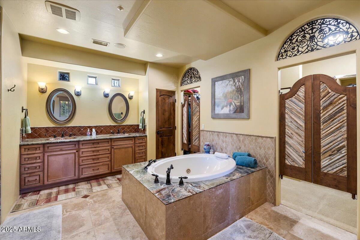 Sedona, Arizona, 86351, United States, 5 Bedrooms Bedrooms, ,5 BathroomsBathrooms,Residential,Active,1951787