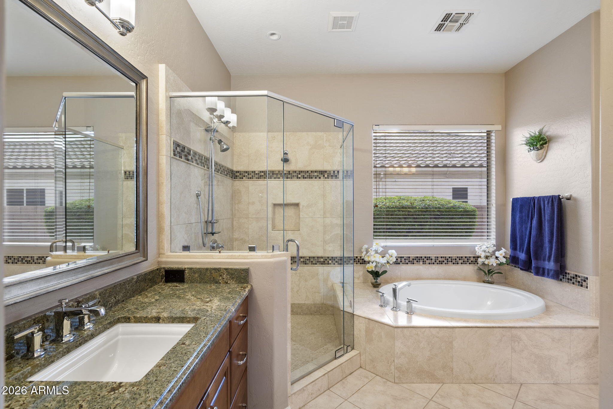 Phoenix, Arizona, 85054, United States, 3 Bedrooms Bedrooms, ,2 BathroomsBathrooms,Residential,Active,2013936