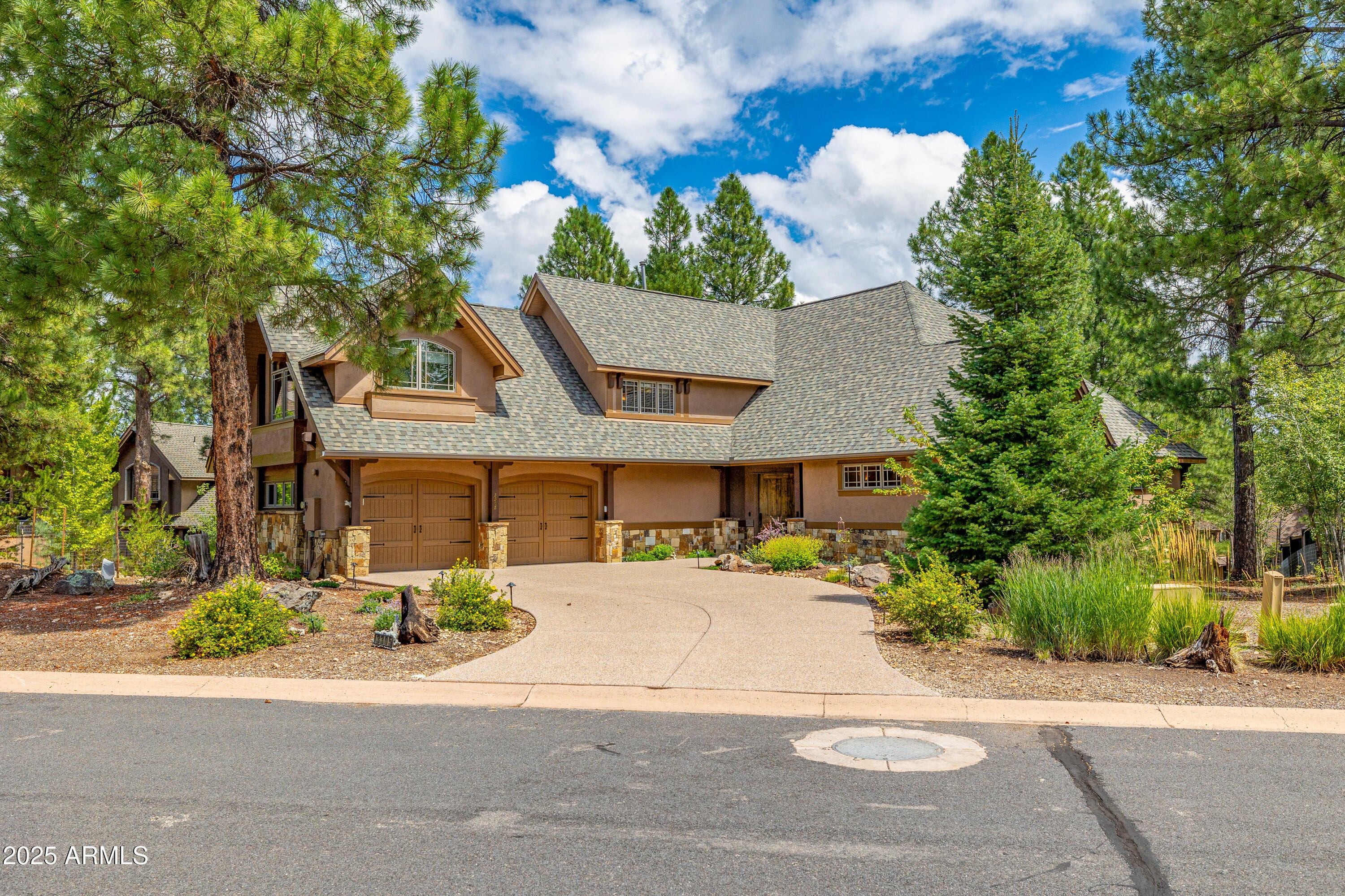 Flagstaff, Arizona, 86005, United States, 3 Bedrooms Bedrooms, ,3 BathroomsBathrooms,Residential,Active,1929679