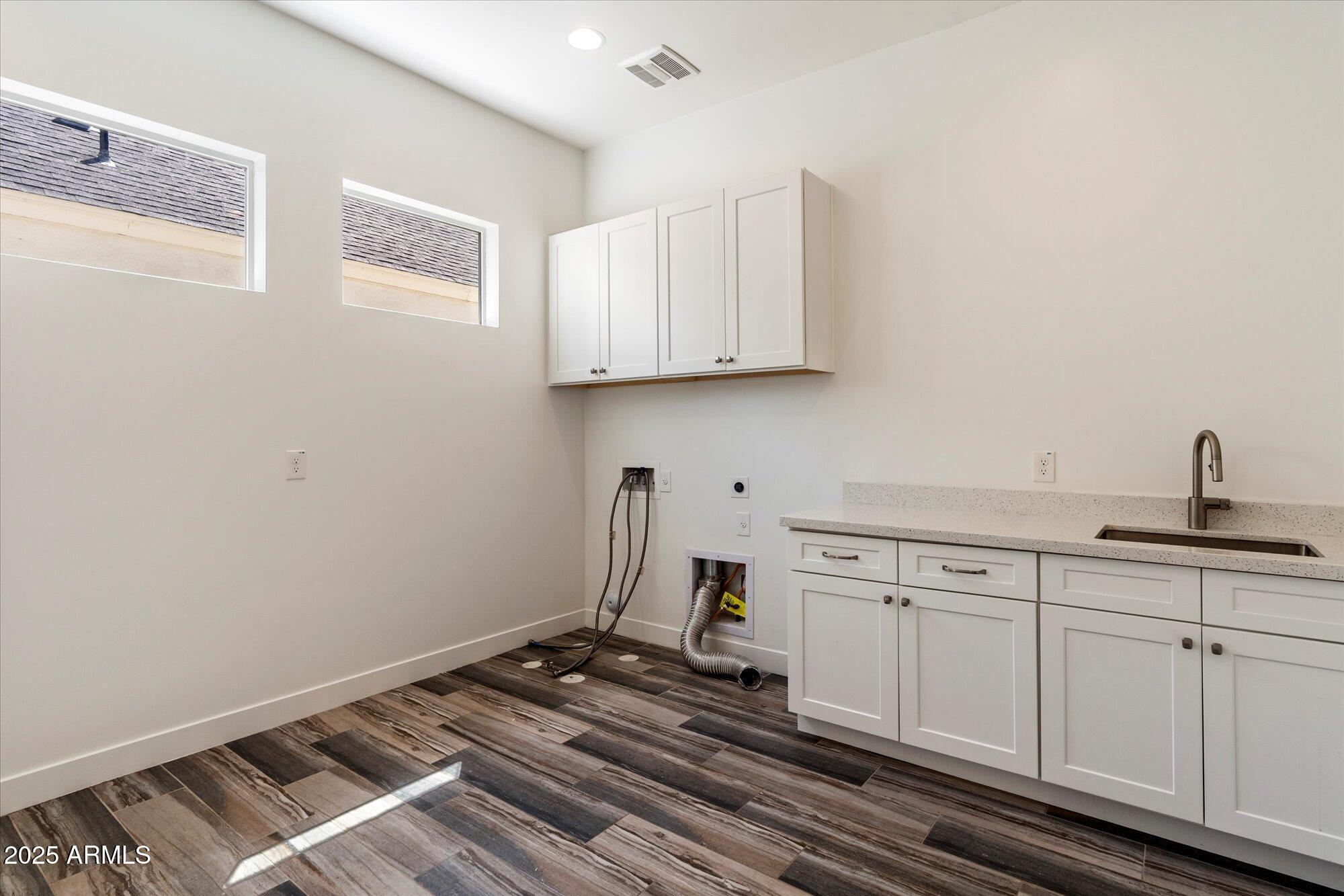 Phoenix, Arizona, 85021, United States, 4 Bedrooms Bedrooms, ,5 BathroomsBathrooms,Residential,Active,1929685