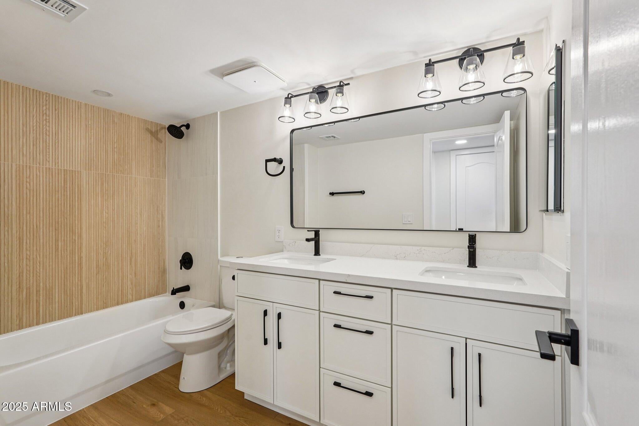 Glendale, Arizona, 85308, United States, 5 Bedrooms Bedrooms, ,4 BathroomsBathrooms,Residential,Active,1945319