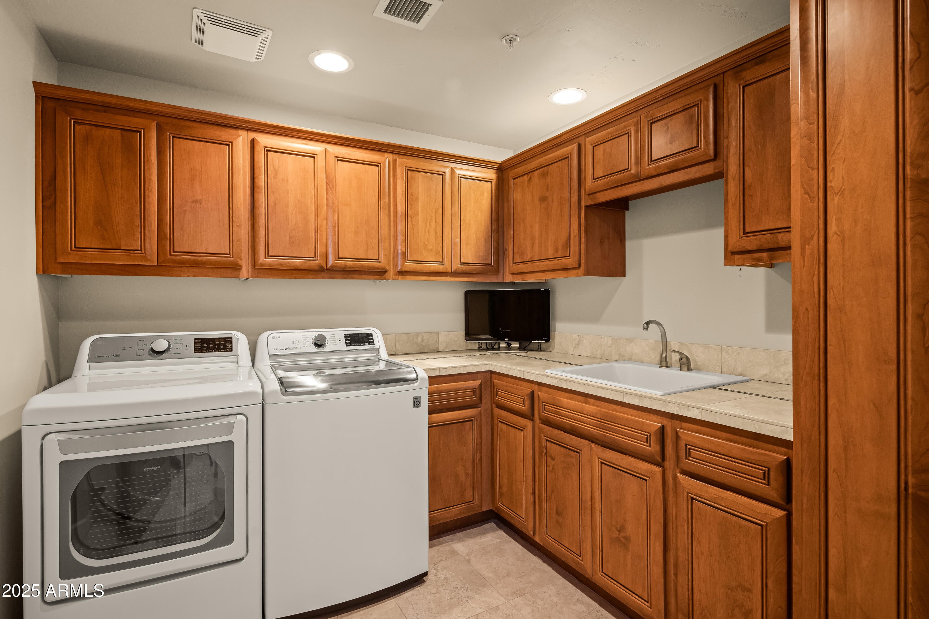 Sedona, Arizona, 86351, United States, 4 Bedrooms Bedrooms, ,5 BathroomsBathrooms,Residential,Active,1959519