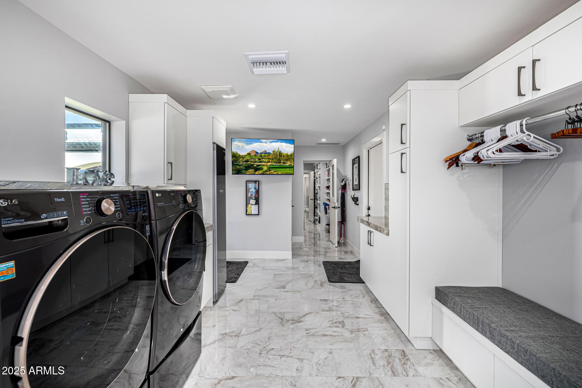 Phoenix, Arizona, 85018, United States, 4 Bedrooms Bedrooms, ,5 BathroomsBathrooms,Residential,Active,1968090