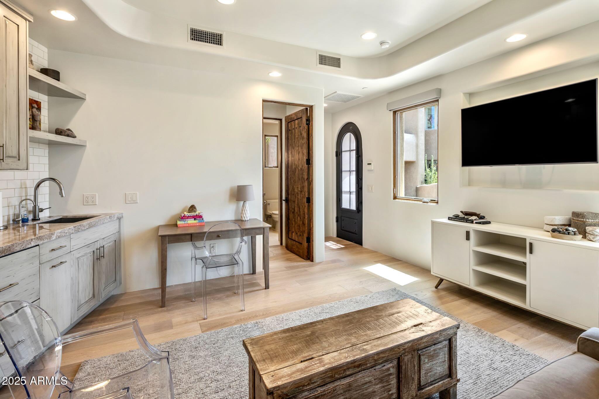 Scottsdale, Arizona, 85255, United States, 5 Bedrooms Bedrooms, ,6 BathroomsBathrooms,Residential,Active,1929782