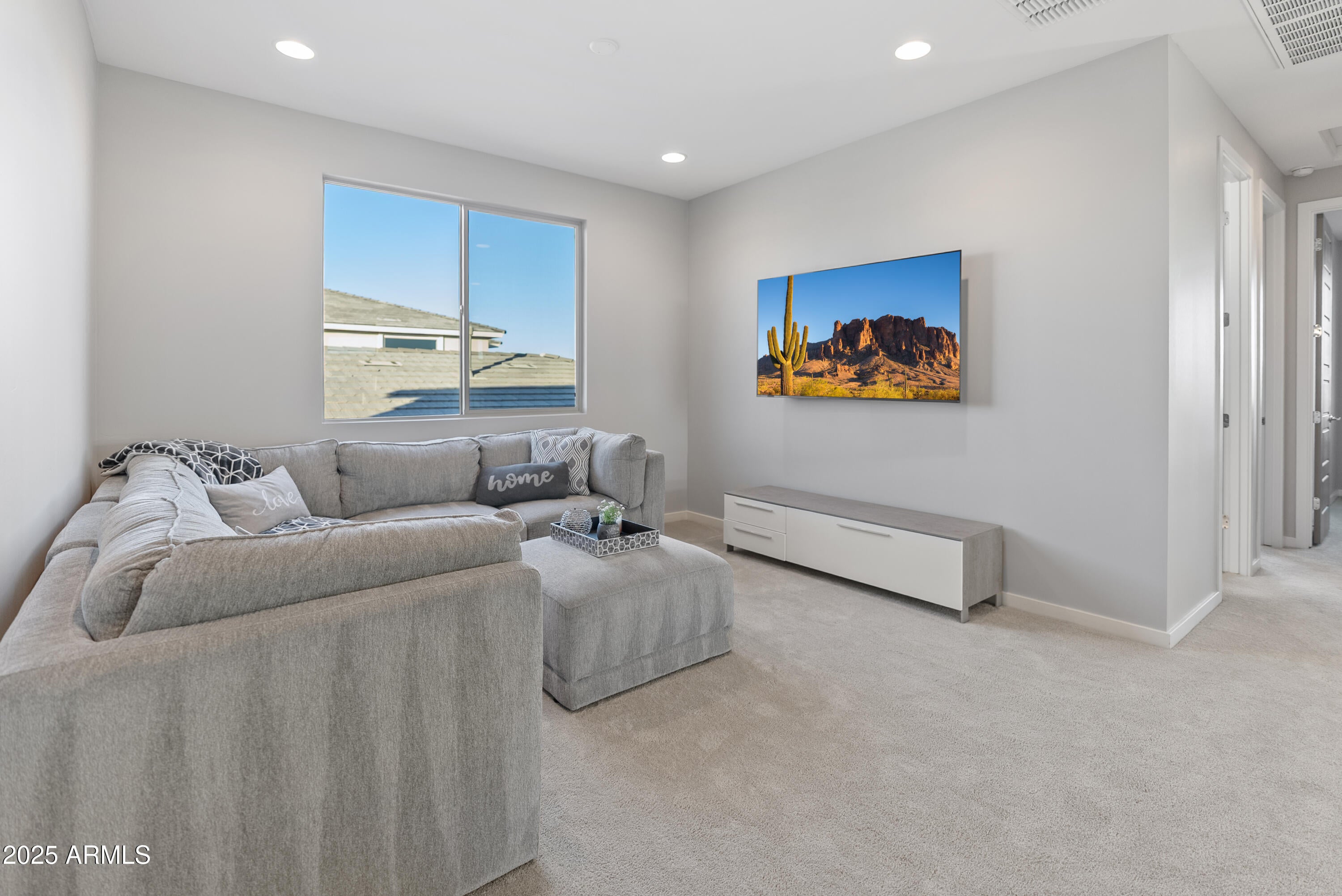 Phoenix, Arizona, 85050, United States, 4 Bedrooms Bedrooms, ,4 BathroomsBathrooms,Residential,Active,2007184