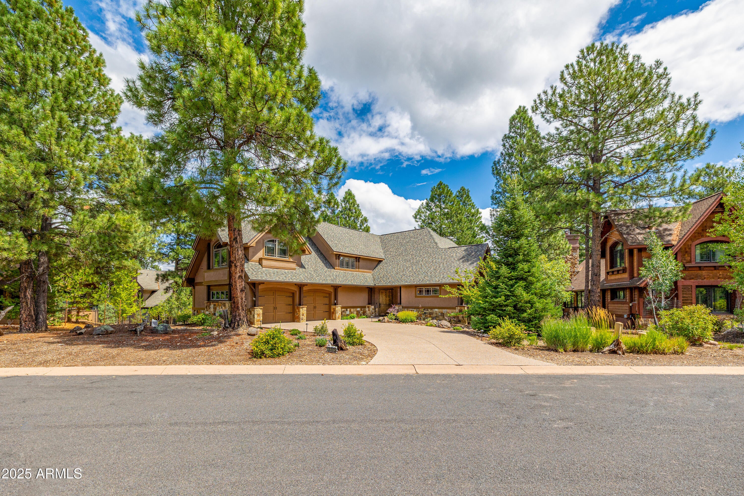 Flagstaff, Arizona, 86005, United States, 3 Bedrooms Bedrooms, ,3 BathroomsBathrooms,Residential,Active,1929679