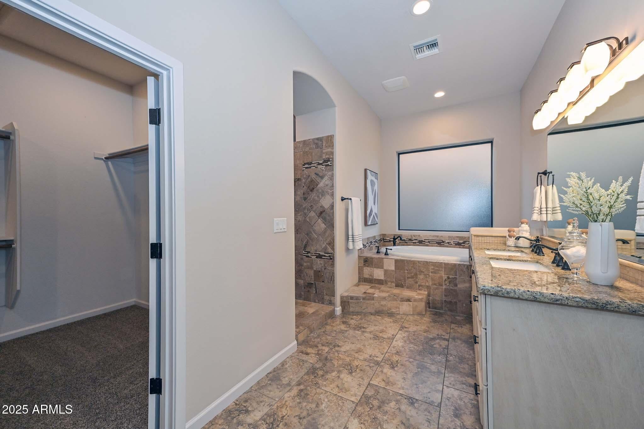 Phoenix, Arizona, 85032, United States, 5 Bedrooms Bedrooms, ,4 BathroomsBathrooms,Residential,Active,1993957