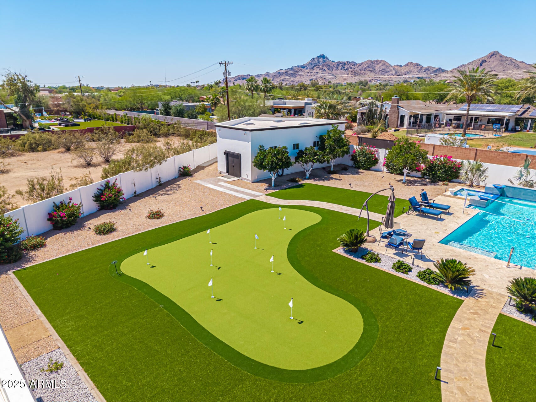 Phoenix, Arizona, 85018, United States, 4 Bedrooms Bedrooms, ,5 BathroomsBathrooms,Residential,Active,1968090