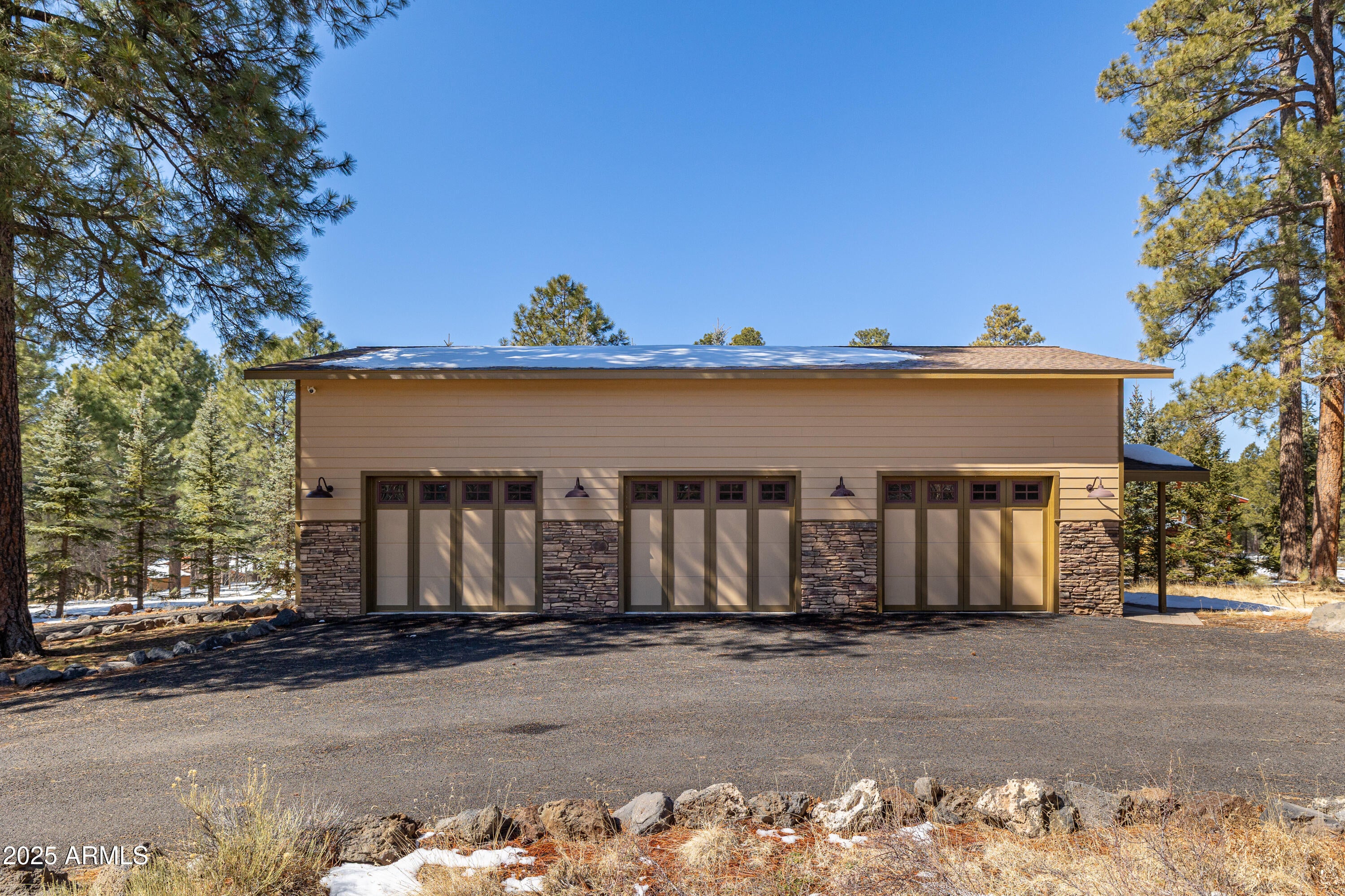 Flagstaff, Arizona, 86005, United States, 4 Bedrooms Bedrooms, ,5 BathroomsBathrooms,Residential,Active,1756371