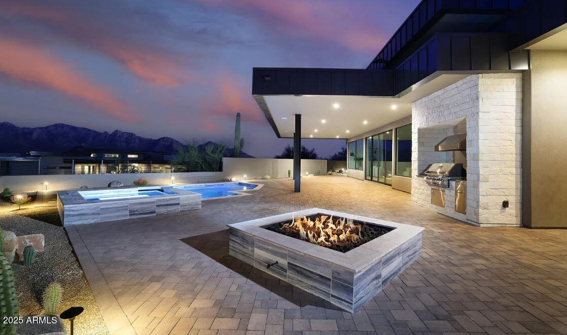 Carefree, Arizona, 85377, United States, 4 Bedrooms Bedrooms, ,5 BathroomsBathrooms,Residential,Active,1944110