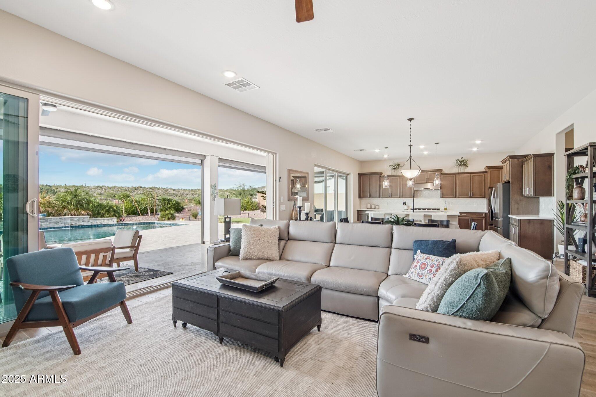 New River, Arizona, 85087, United States, 5 Bedrooms Bedrooms, ,4 BathroomsBathrooms,Residential,Active,1986912