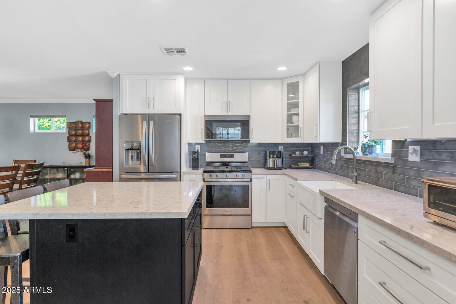 Phoenix, Arizona, 85018, United States, 4 Bedrooms Bedrooms, ,3 BathroomsBathrooms,Residential,Active,1990035