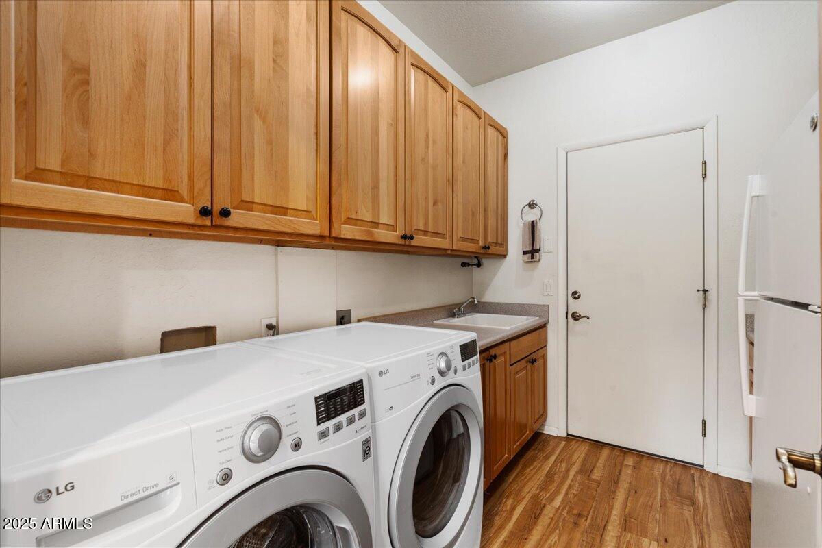 Sedona, Arizona, 86351, United States, 4 Bedrooms Bedrooms, ,3 BathroomsBathrooms,Residential,Active,1945516