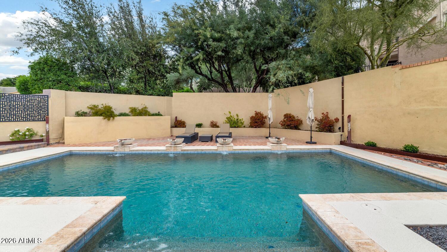 Phoenix, Arizona, 85020, United States, 2 Bedrooms Bedrooms, ,2 BathroomsBathrooms,Residential,Active,2012213