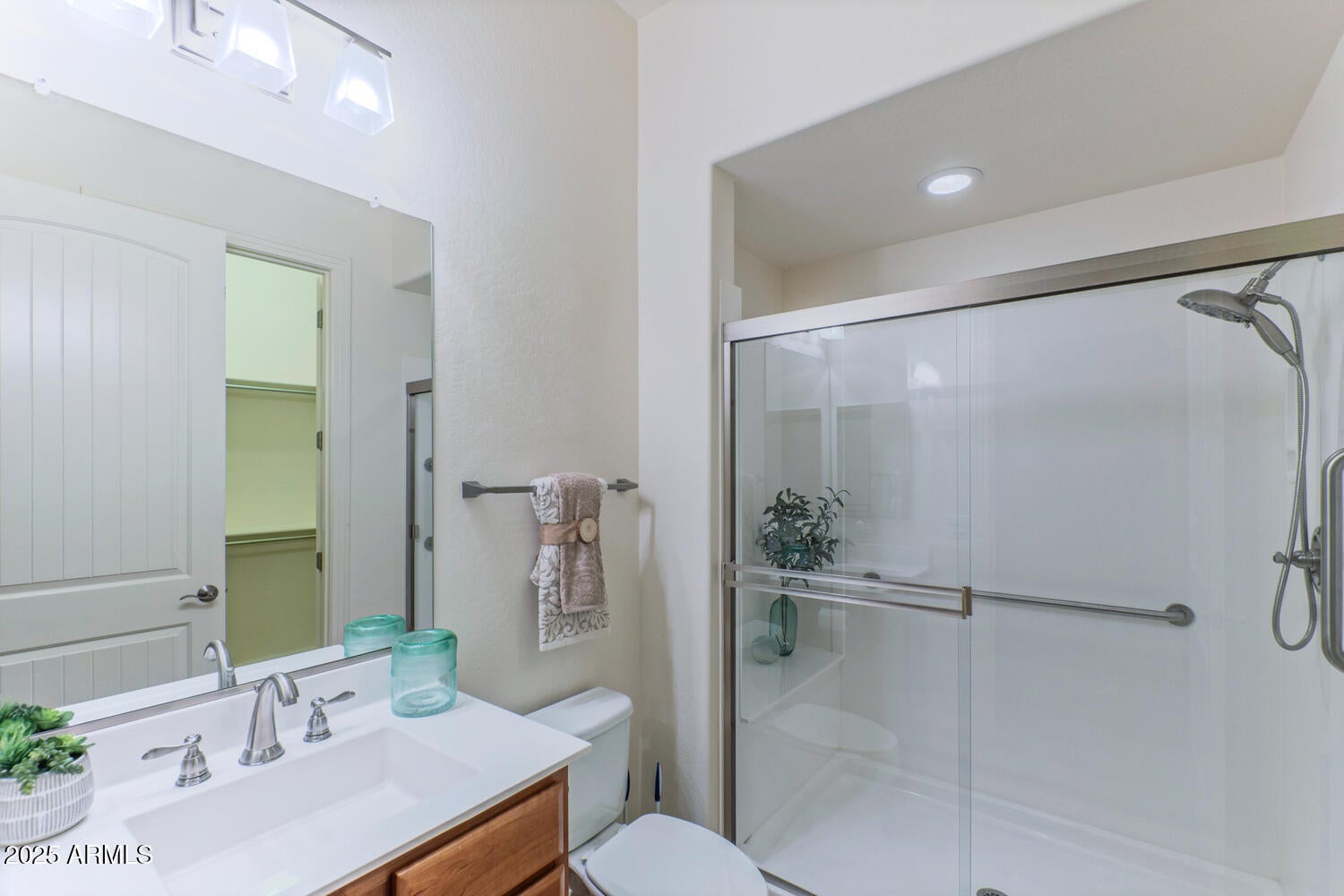 Goodyear, Arizona, 85395, United States, 4 Bedrooms Bedrooms, ,4 BathroomsBathrooms,Residential,Pending,1969760