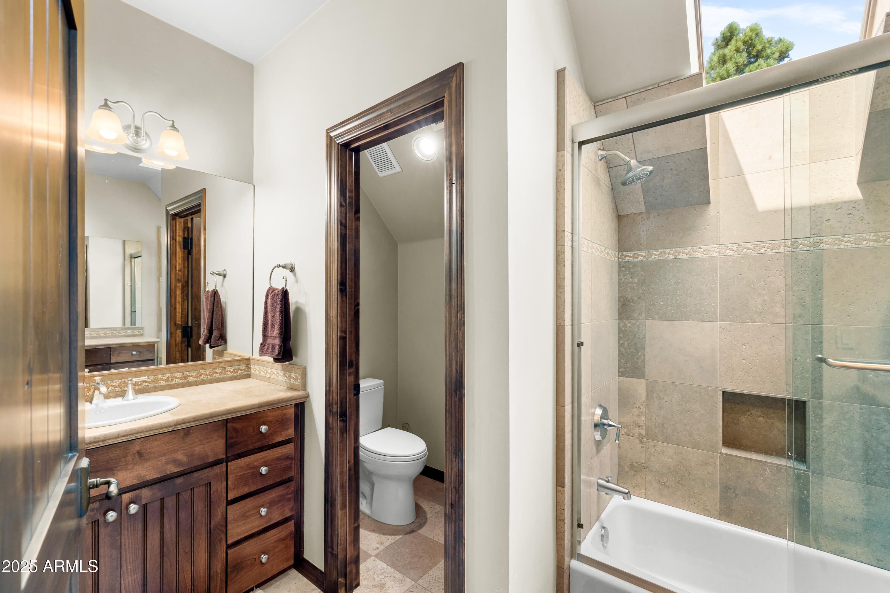 Flagstaff, Arizona, 86005, United States, 3 Bedrooms Bedrooms, ,3 BathroomsBathrooms,Residential,Active,1929679