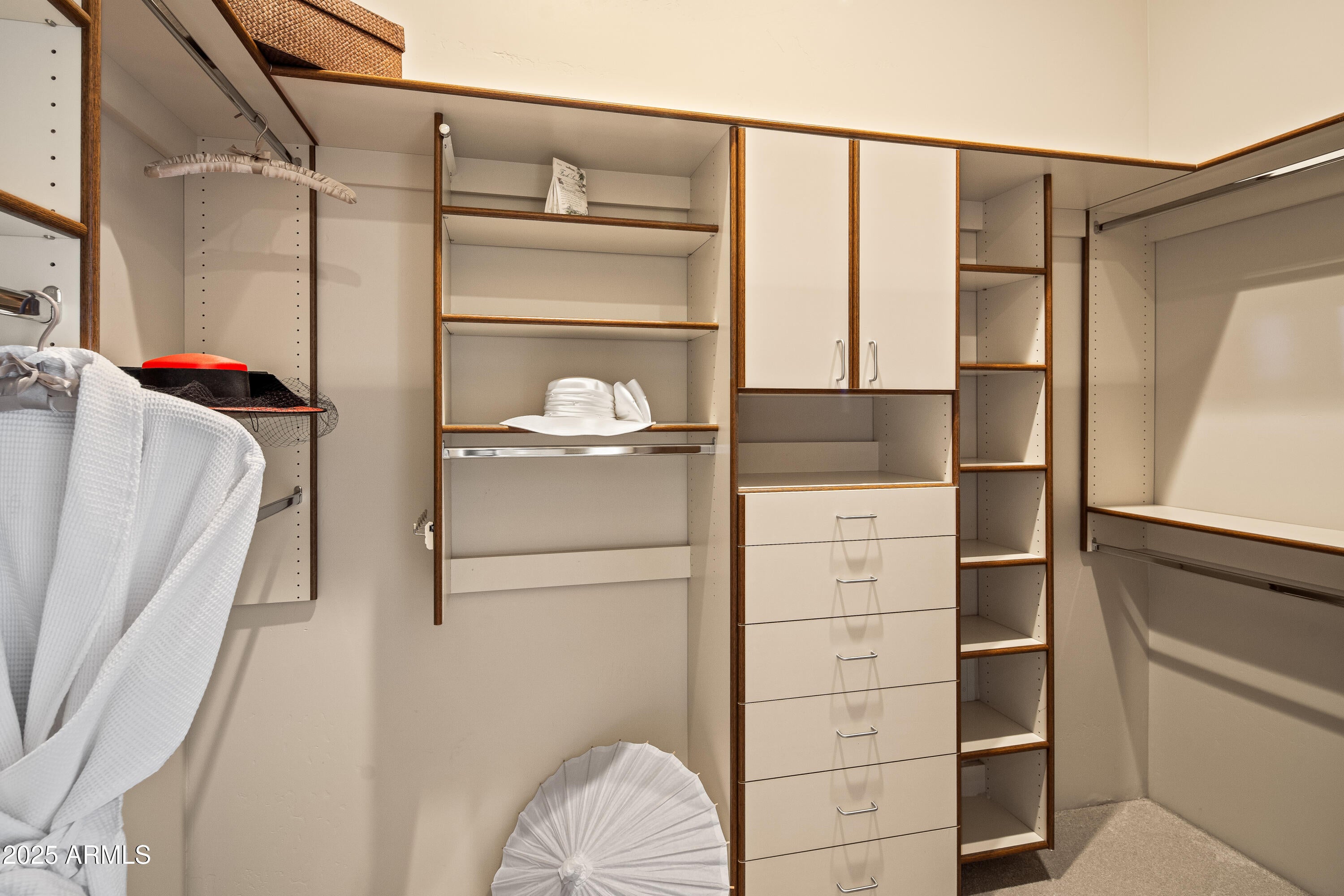 Sedona, Arizona, 86351, United States, 4 Bedrooms Bedrooms, ,5 BathroomsBathrooms,Residential,Active,1959519