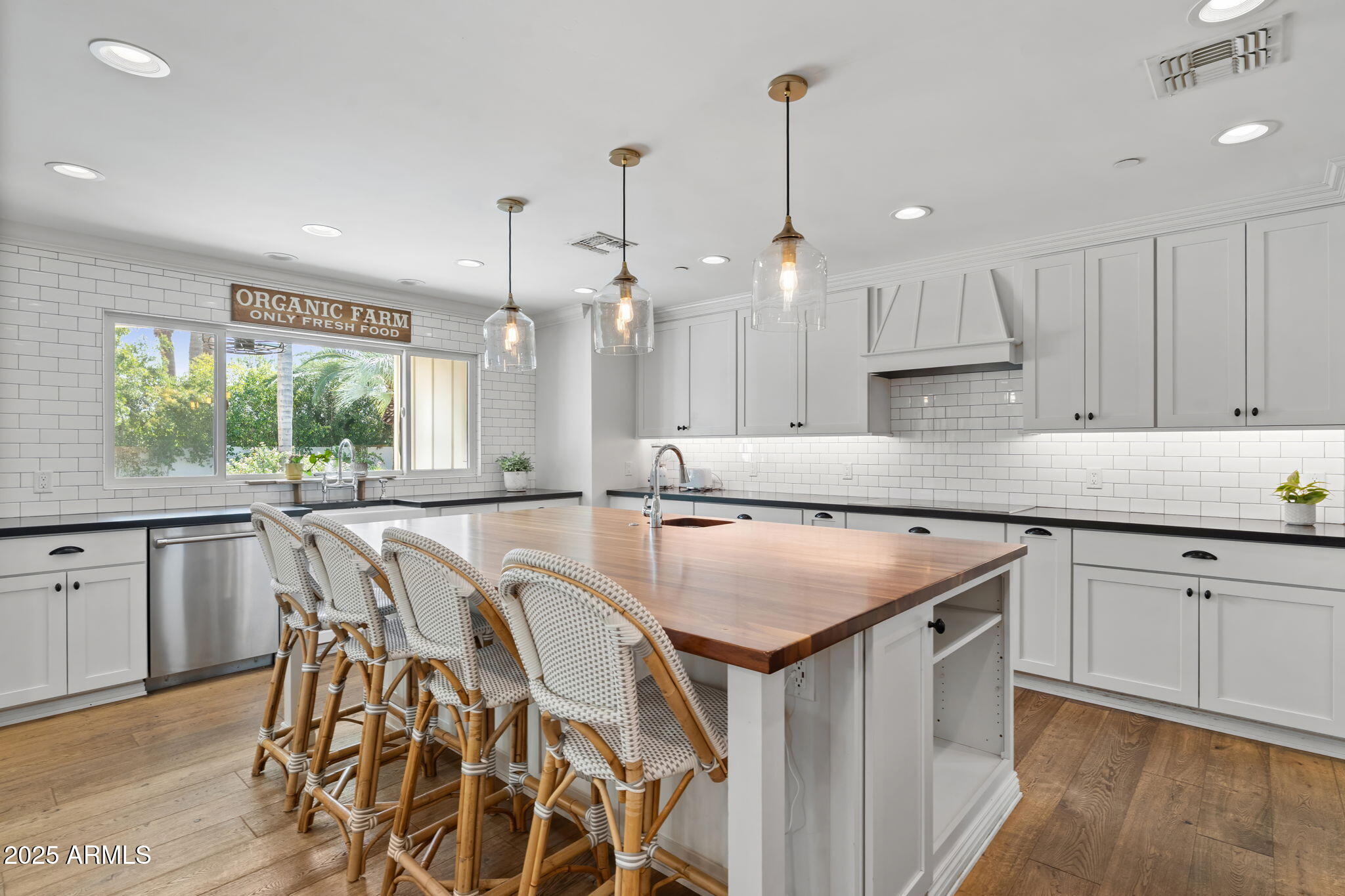 Scottsdale, Arizona, 85258, United States, 5 Bedrooms Bedrooms, ,4 BathroomsBathrooms,Residential,Active,1964508