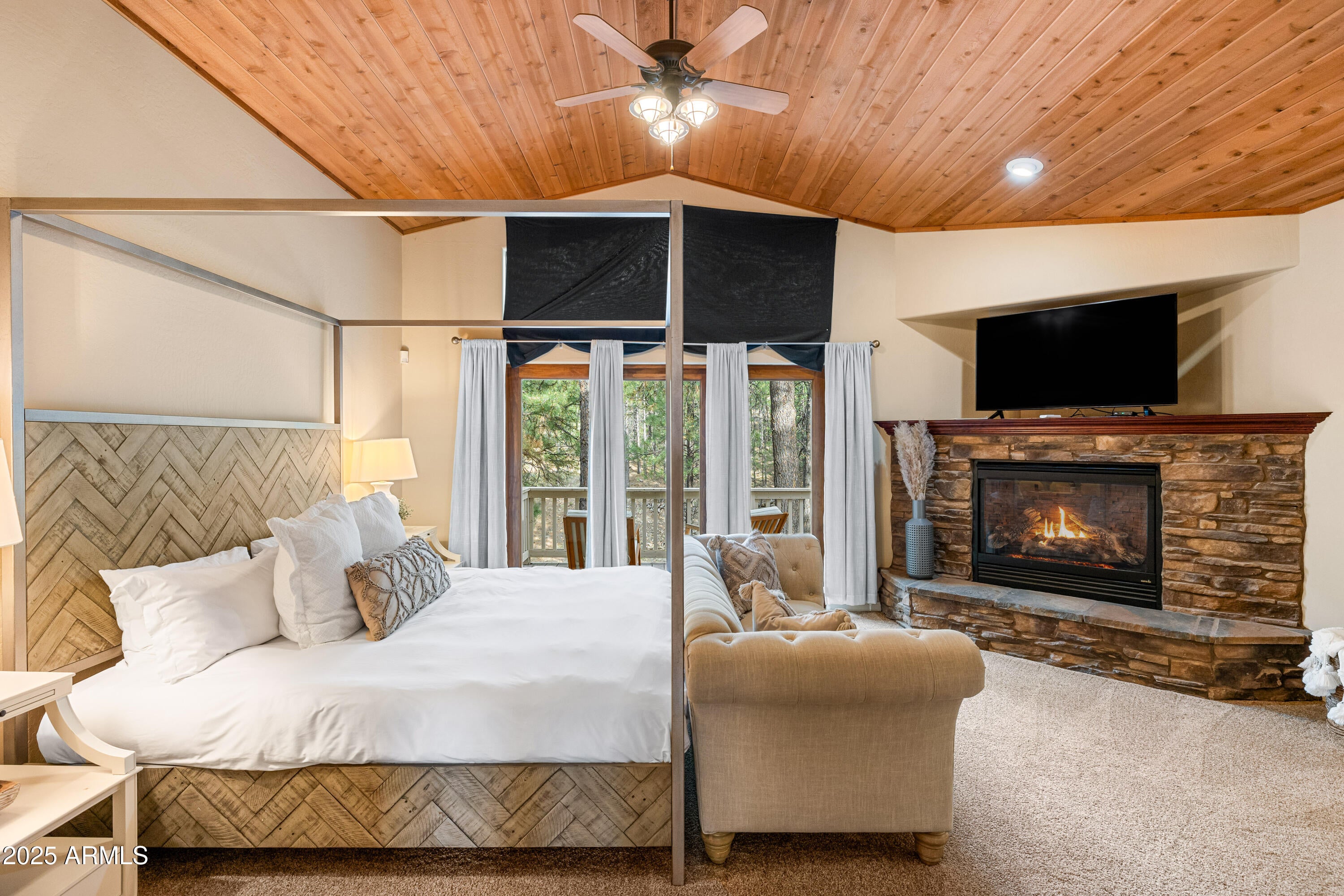 Flagstaff, Arizona, 86004, United States, 5 Bedrooms Bedrooms, ,5 BathroomsBathrooms,Residential,Active,1834471
