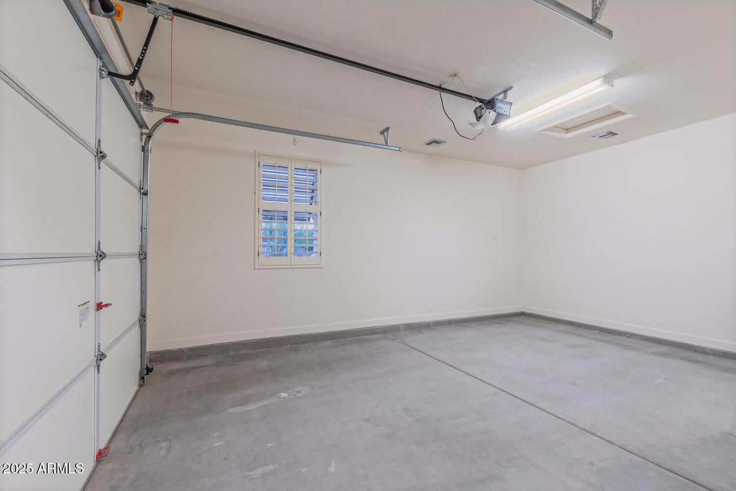 Goodyear, Arizona, 85395, United States, 4 Bedrooms Bedrooms, ,4 BathroomsBathrooms,Residential,Pending,1969760