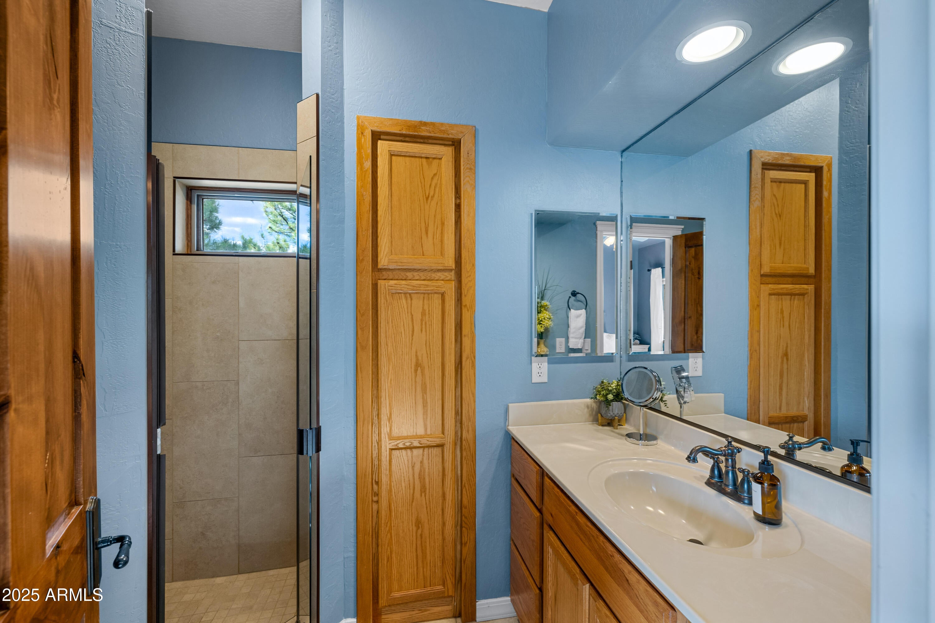Flagstaff, Arizona, 86004, United States, 5 Bedrooms Bedrooms, ,5 BathroomsBathrooms,Residential,Active,1834471
