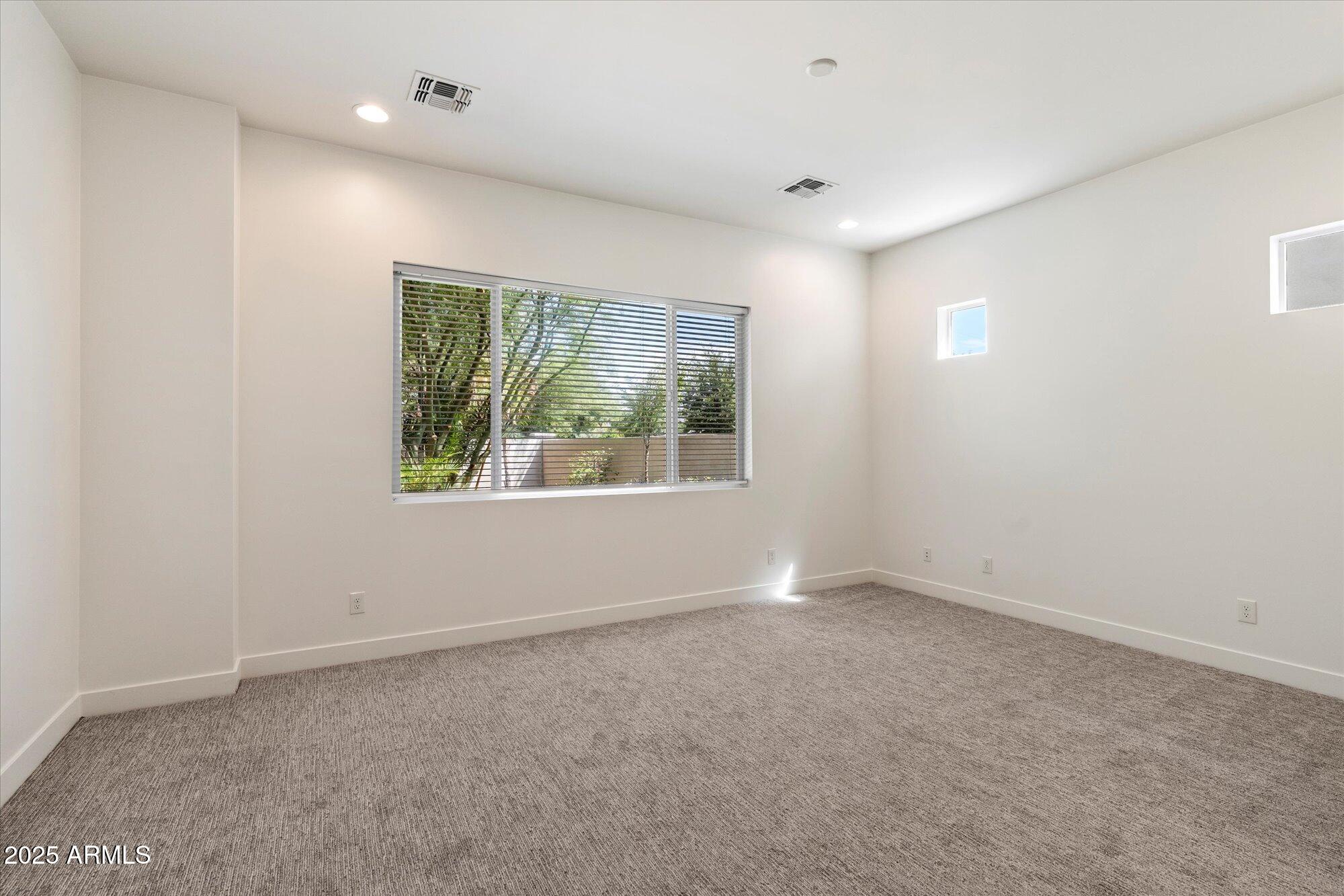 Phoenix, Arizona, 85021, United States, 4 Bedrooms Bedrooms, ,5 BathroomsBathrooms,Residential,Active,1929685