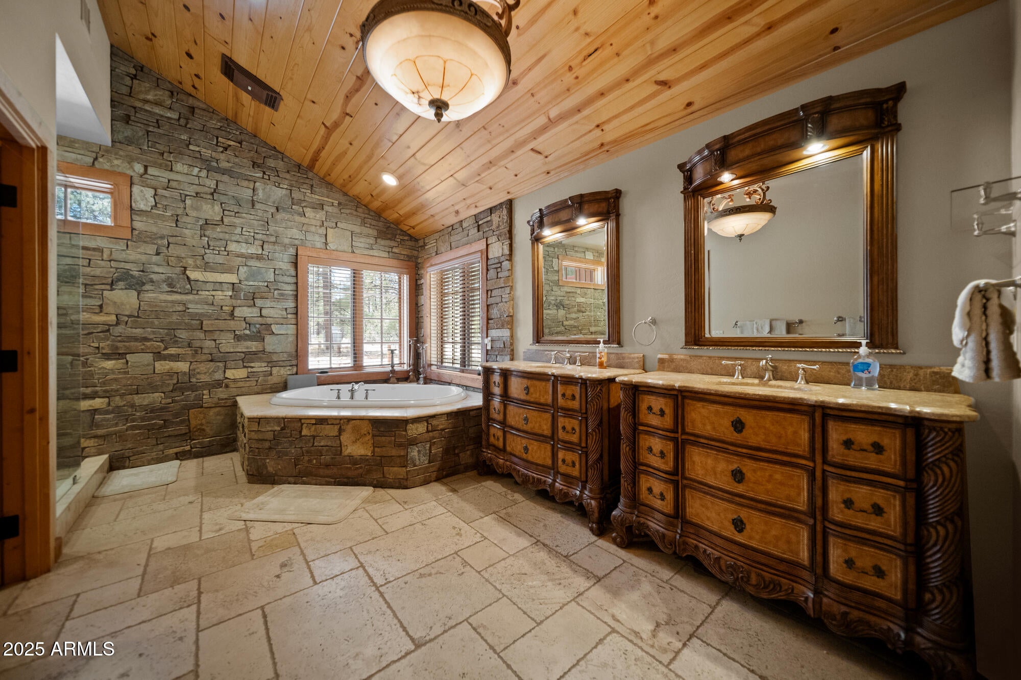 Lakeside, Arizona, 85929, United States, 8 Bedrooms Bedrooms, ,8 BathroomsBathrooms,Residential,Contingent,1996268