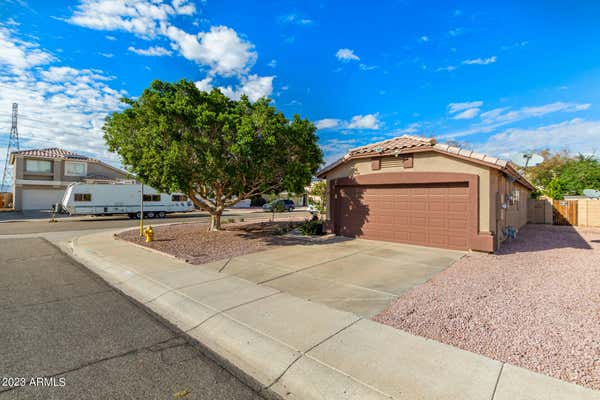 11032 W FRIER DR, GLENDALE, AZ 85307, photo 5 of 33