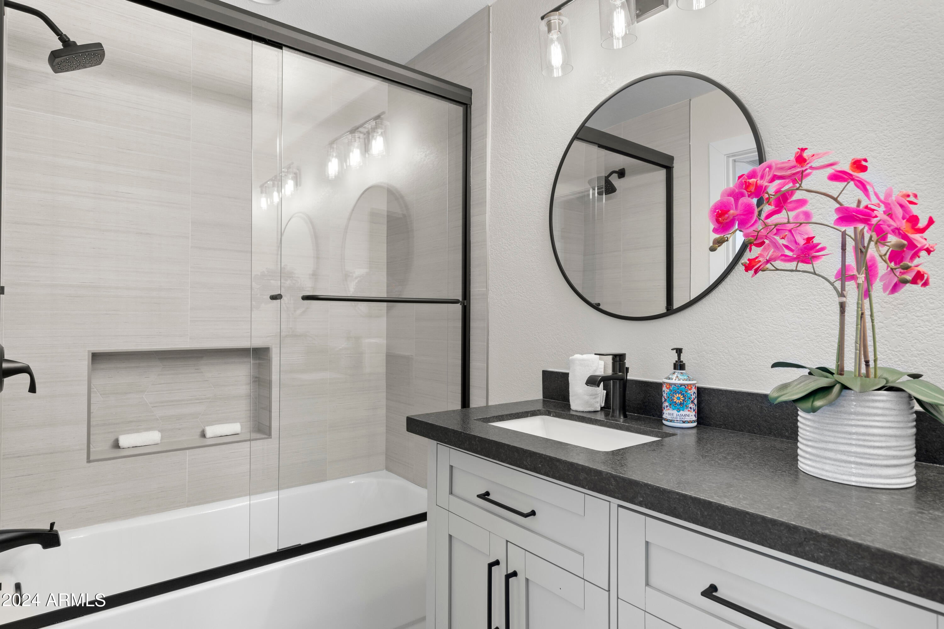 Scottsdale, Arizona, 85250, United States, 4 Bedrooms Bedrooms, ,3 BathroomsBathrooms,Residential,Active,1755287