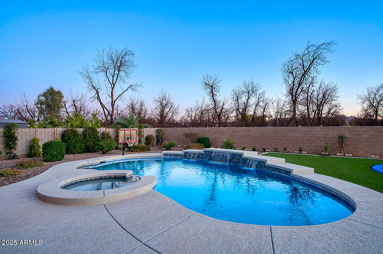 Queen Creek, Arizona, 85142, United States, 7 Bedrooms Bedrooms, ,6 BathroomsBathrooms,Residential,Active,1994951