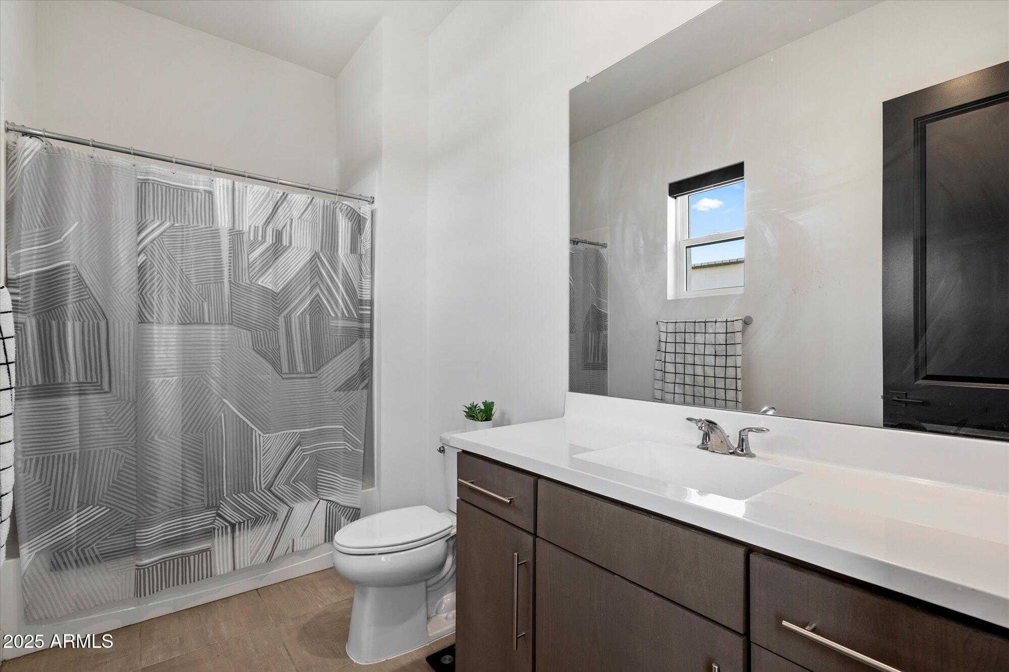 Queen Creek, Arizona, 85142, United States, 3 Bedrooms Bedrooms, ,4 BathroomsBathrooms,Residential,Active,1909837