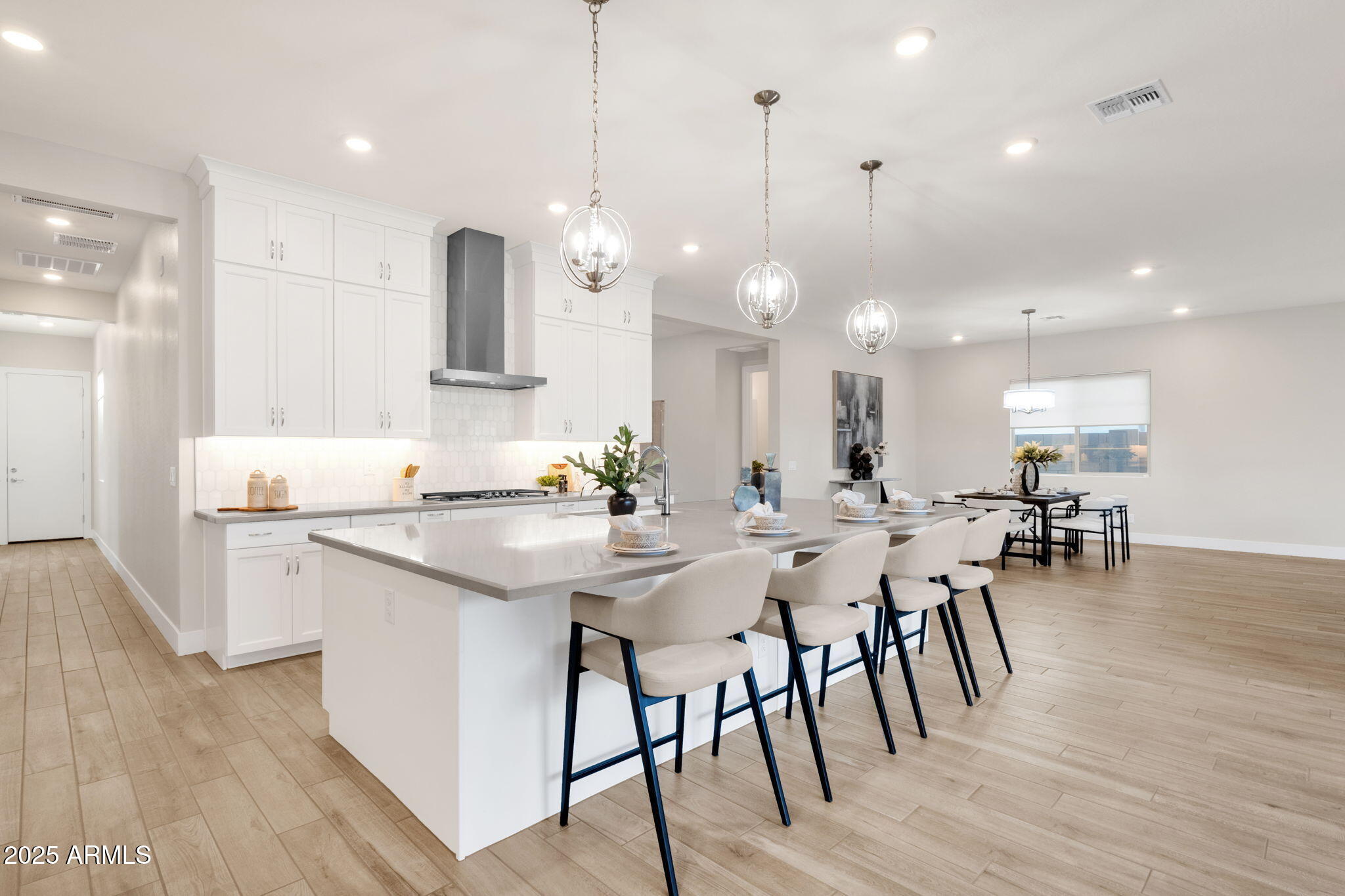 Gilbert, Arizona, 85298, United States, 5 Bedrooms Bedrooms, ,4 BathroomsBathrooms,Residential,Pending,1998605