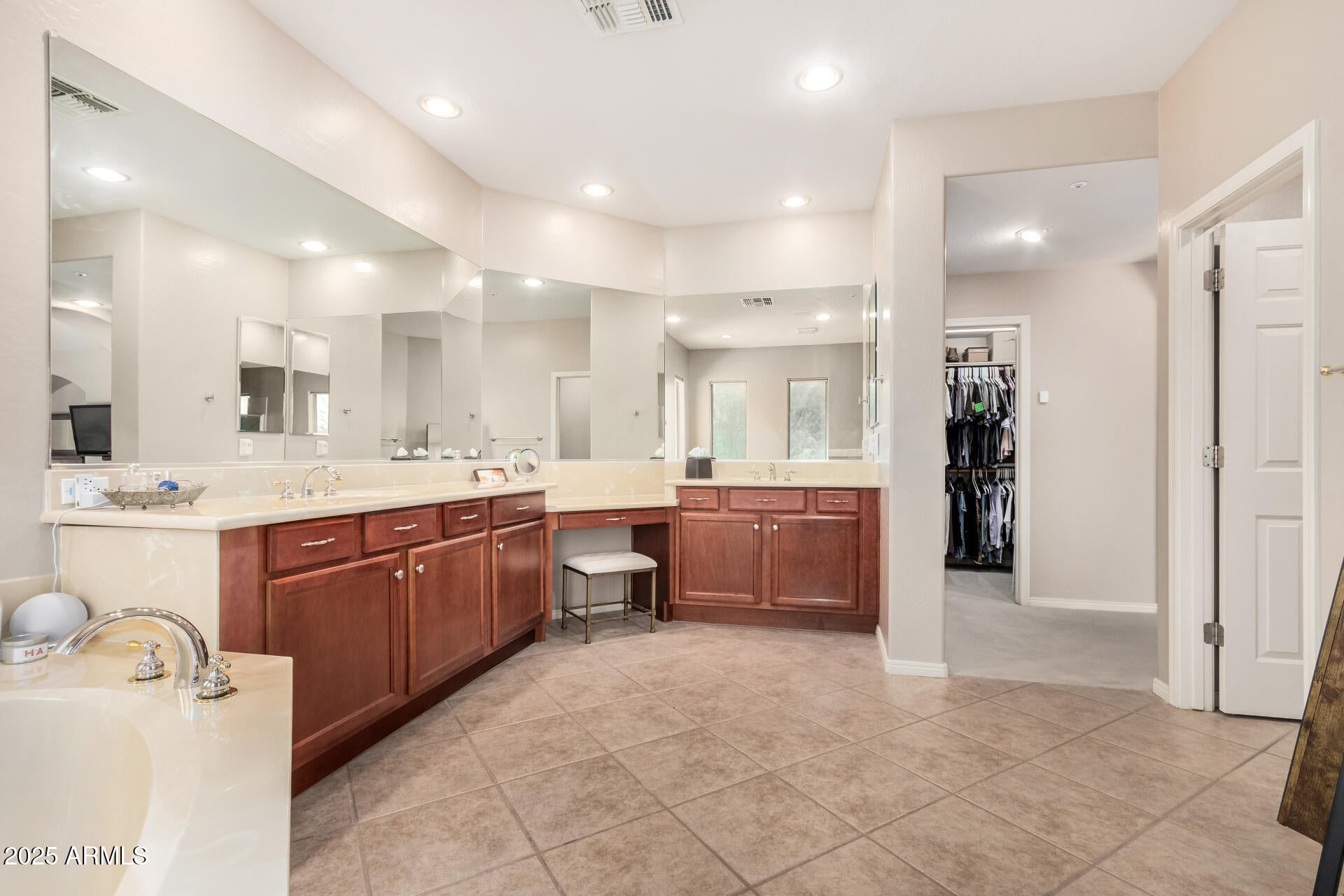 Phoenix, Arizona, 85085, United States, 5 Bedrooms Bedrooms, ,4 BathroomsBathrooms,Residential,Active,1959961