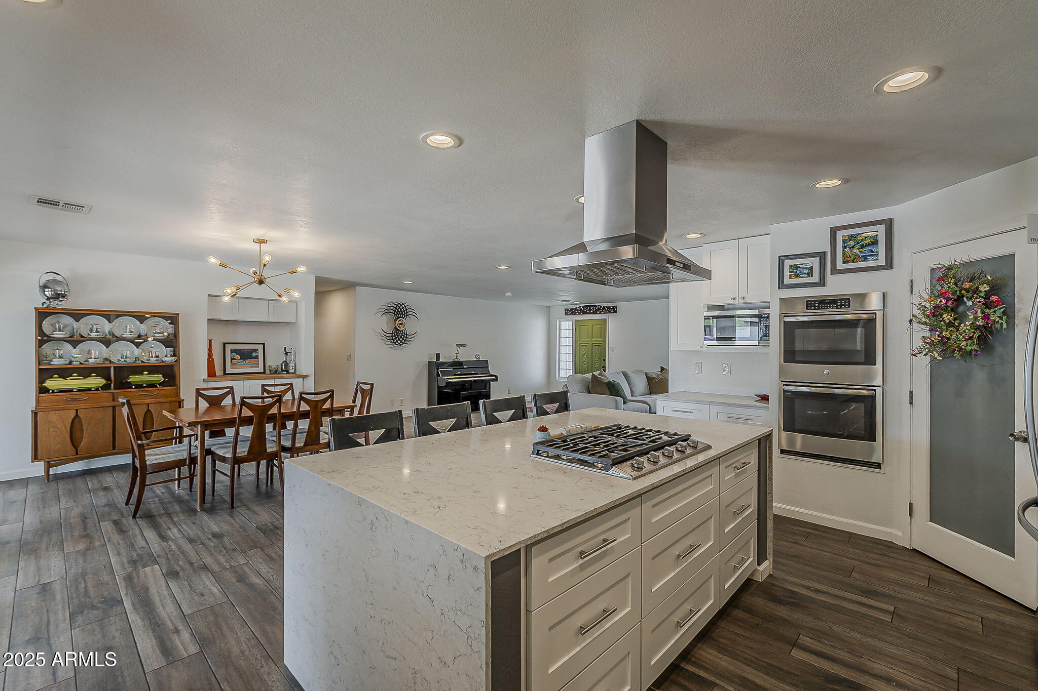 Phoenix, Arizona, 85020, United States, 4 Bedrooms Bedrooms, ,4 BathroomsBathrooms,Residential,Active,1946320