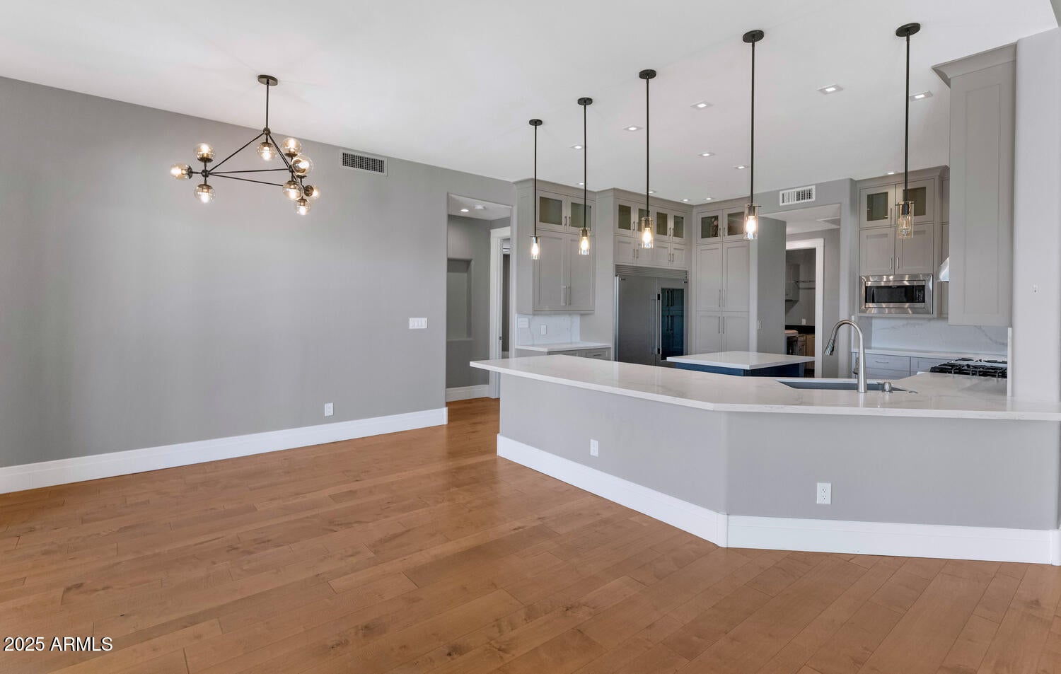 Glendale, Arizona, 85310, United States, 4 Bedrooms Bedrooms, ,4 BathroomsBathrooms,Residential,Active,1953274