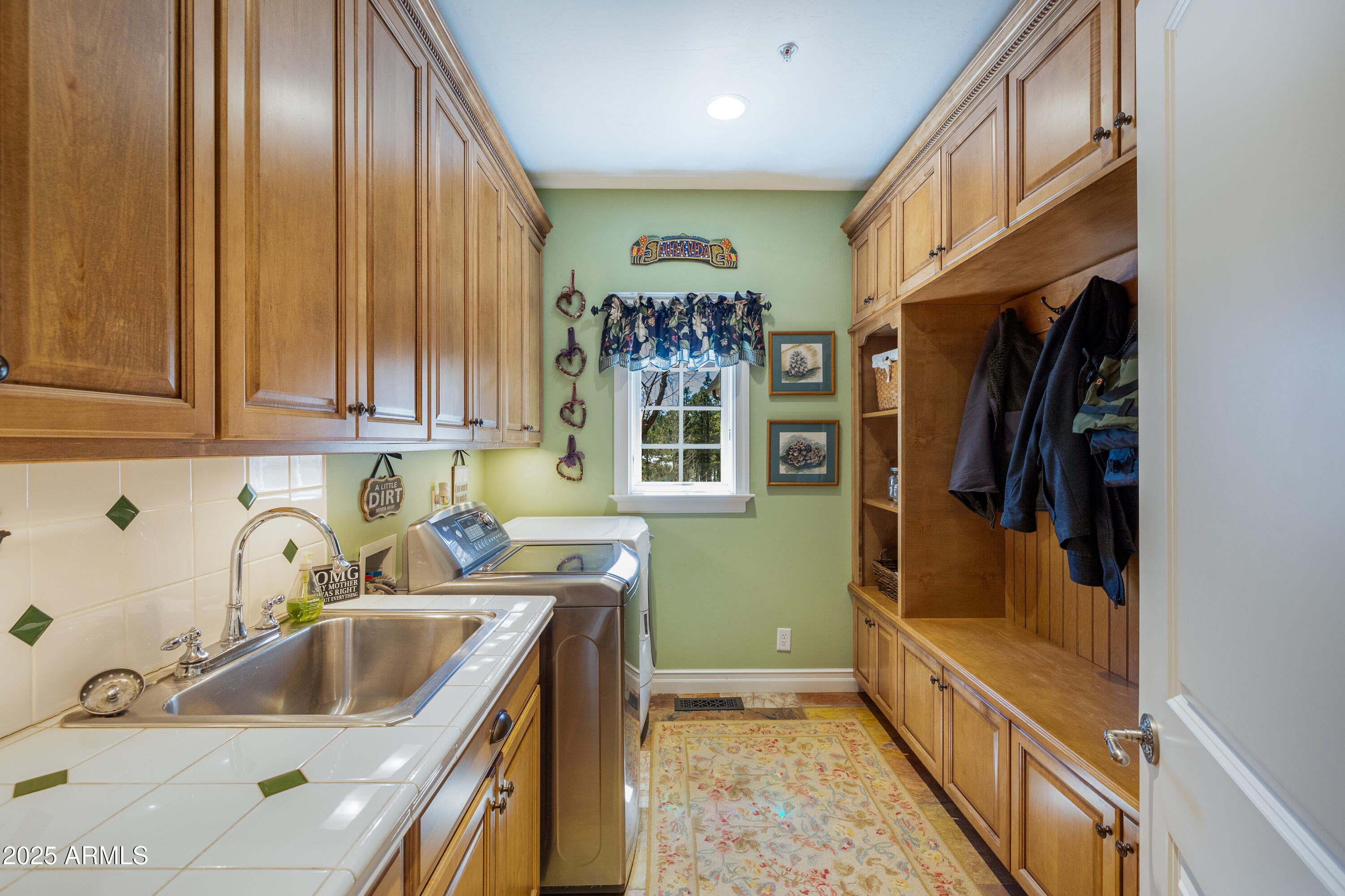 Flagstaff, Arizona, 86005, United States, 4 Bedrooms Bedrooms, ,5 BathroomsBathrooms,Residential,Active,1756371