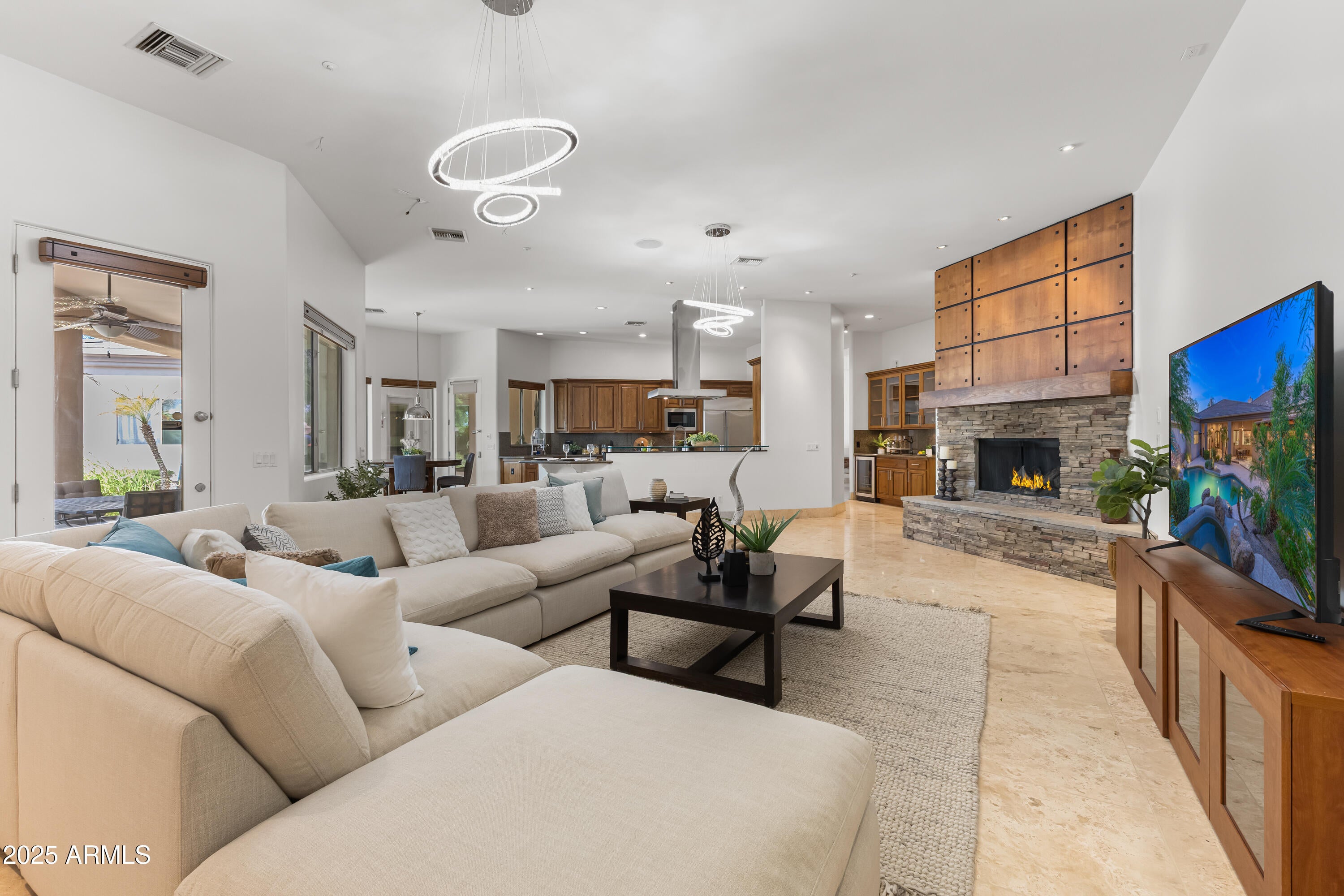 Scottsdale, Arizona, 85260, United States, 5 Bedrooms Bedrooms, ,5 BathroomsBathrooms,Residential,Active,1941373